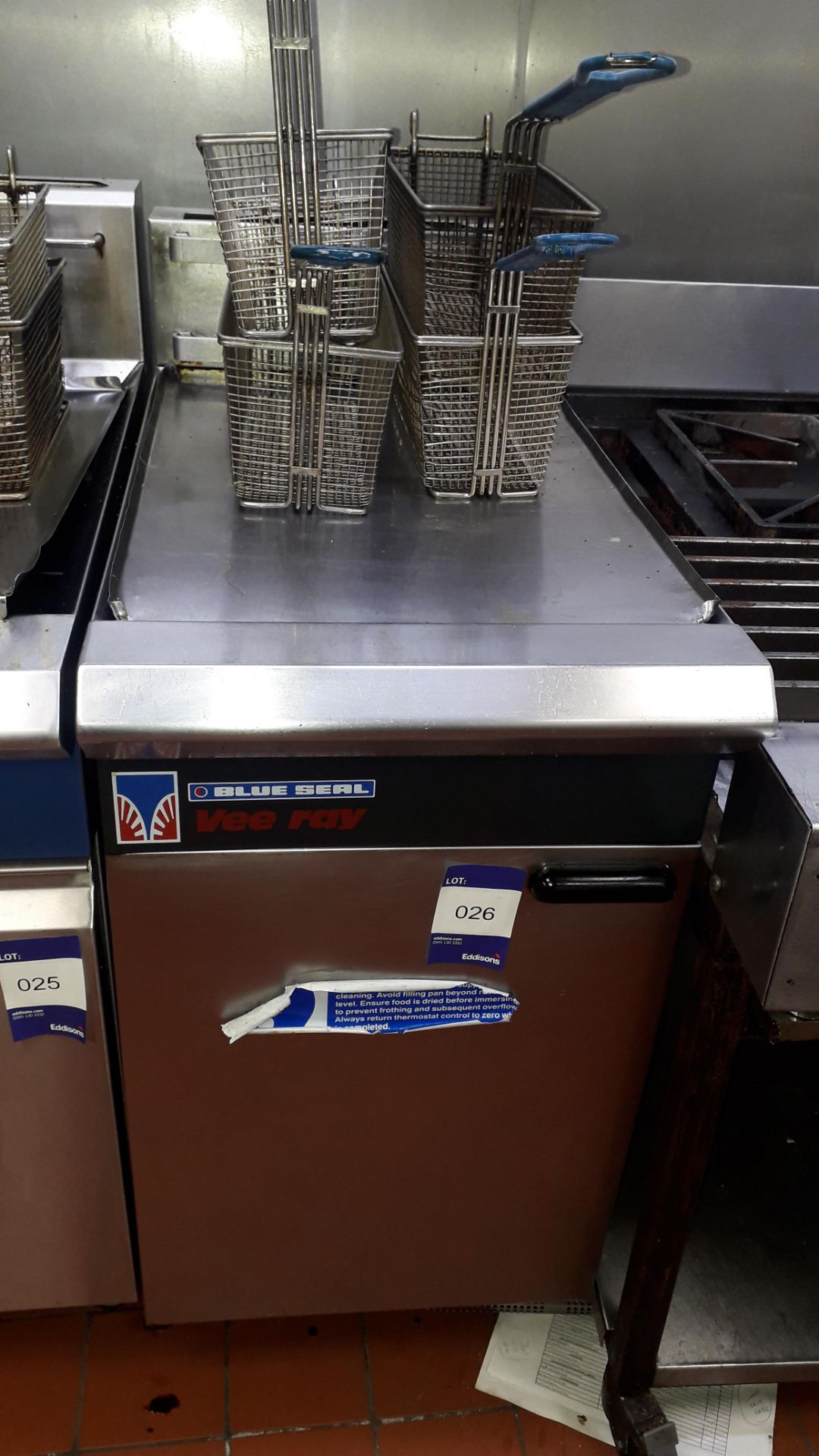Blue Seal GT46 450mm twin tank gas Fryer, serial number 231715 (disconnection required by