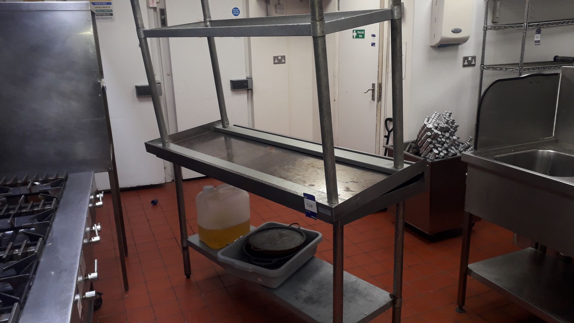 2 Vogue stainless steel Food Preparation Tables, 1500 x 600mm with galvanised steel shelf under - Image 2 of 3