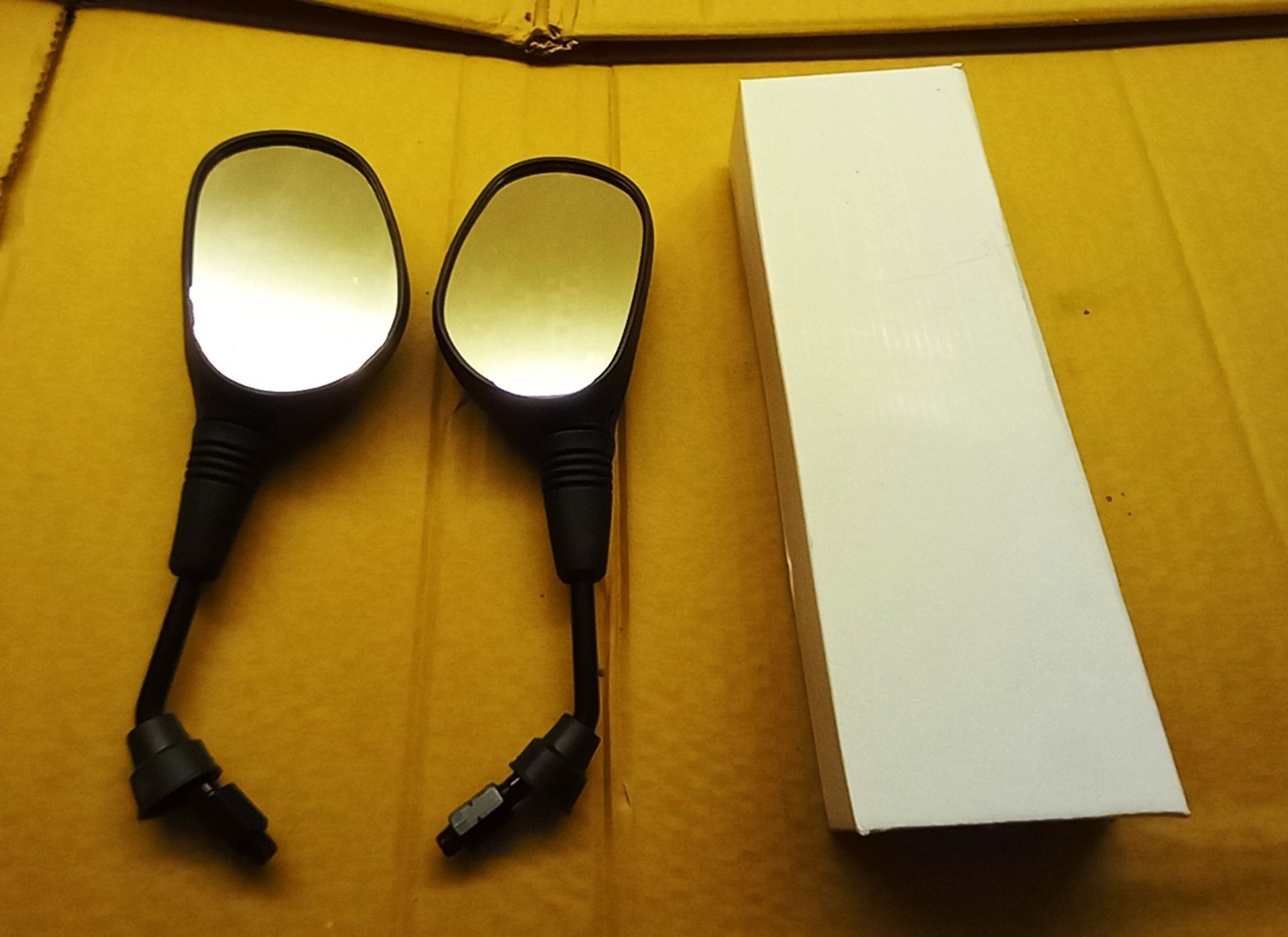 3 x Boxes of plastic scooter mirrors, all e-marked - Image 2 of 2