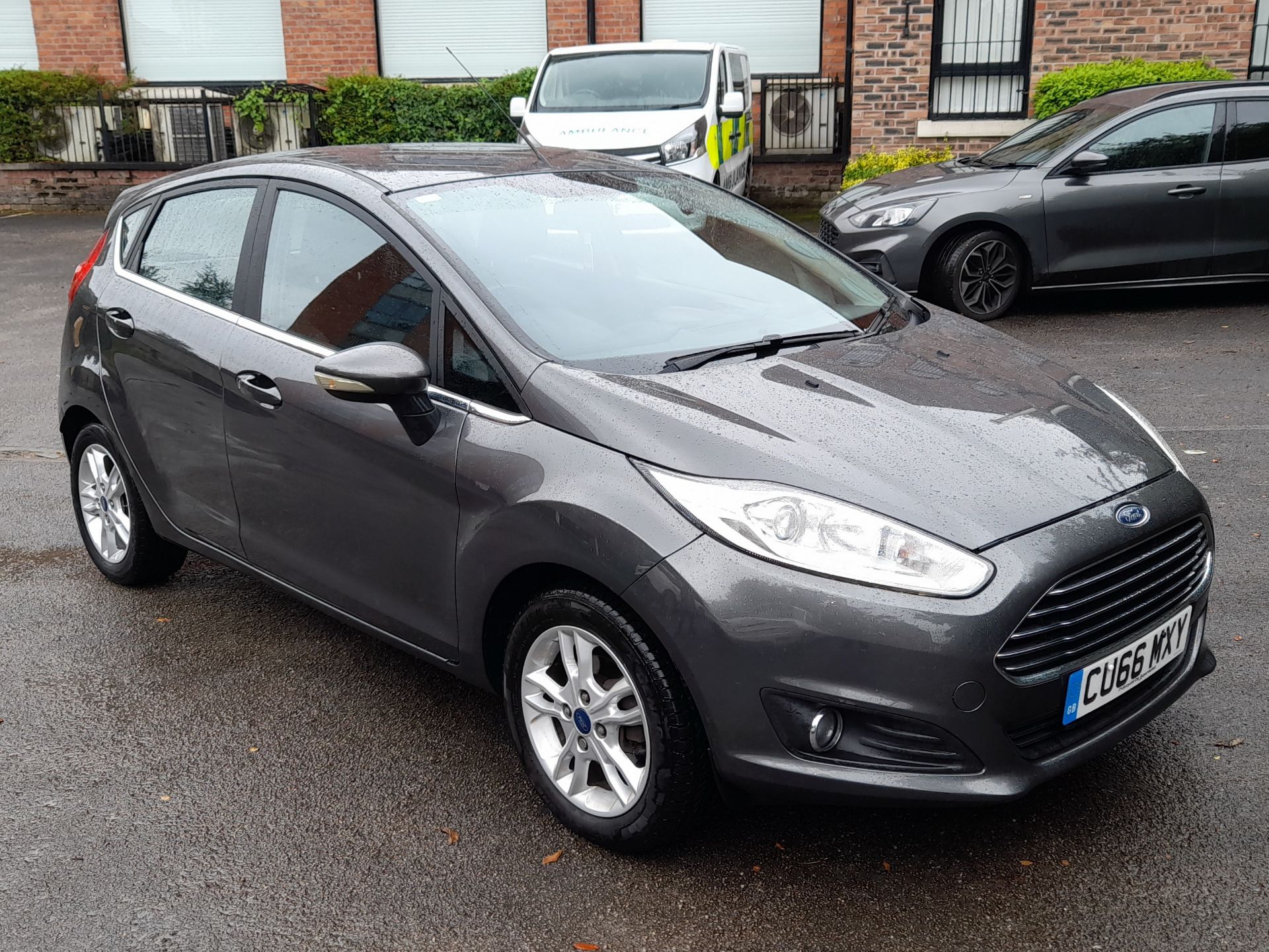 Ford Fiesta Zetec 5 Door Hatchback, registration C - Image 7 of 13