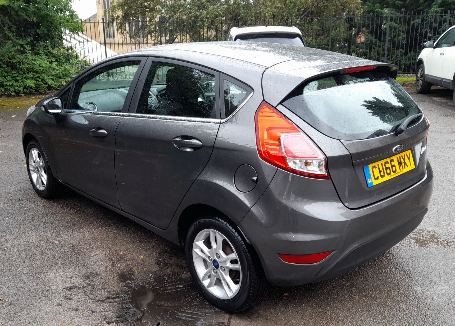 Ford Fiesta Zetec 5 Door Hatchback, registration C - Image 3 of 13