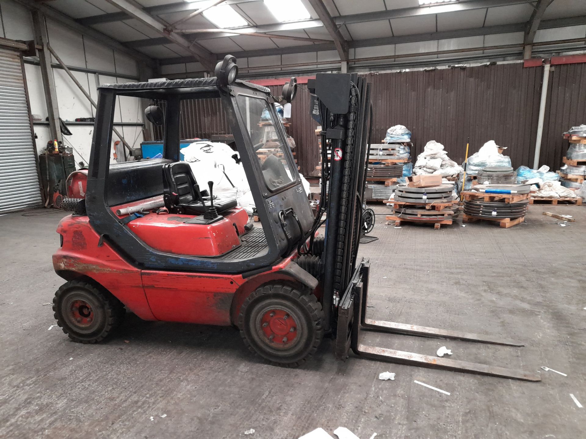 Linde H25T-02 LPG Forklift Truck, 2500kg Capacity, Triple Mast, Side Shift, Lift Height 3925mm, - Image 5 of 9