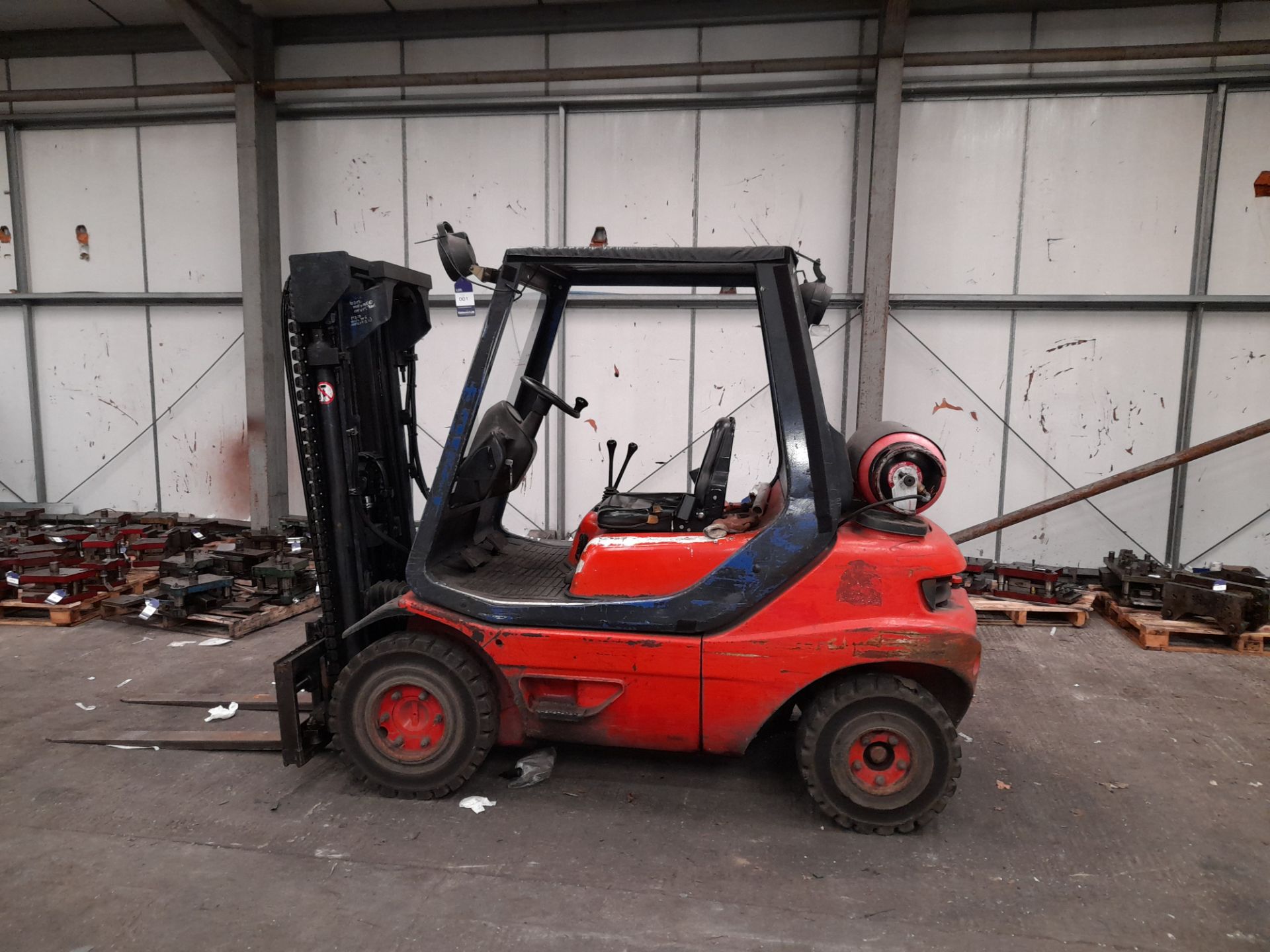 Linde H25T-02 LPG Forklift Truck, 2500kg Capacity, Triple Mast, Side Shift, Lift Height 3925mm, - Image 2 of 9