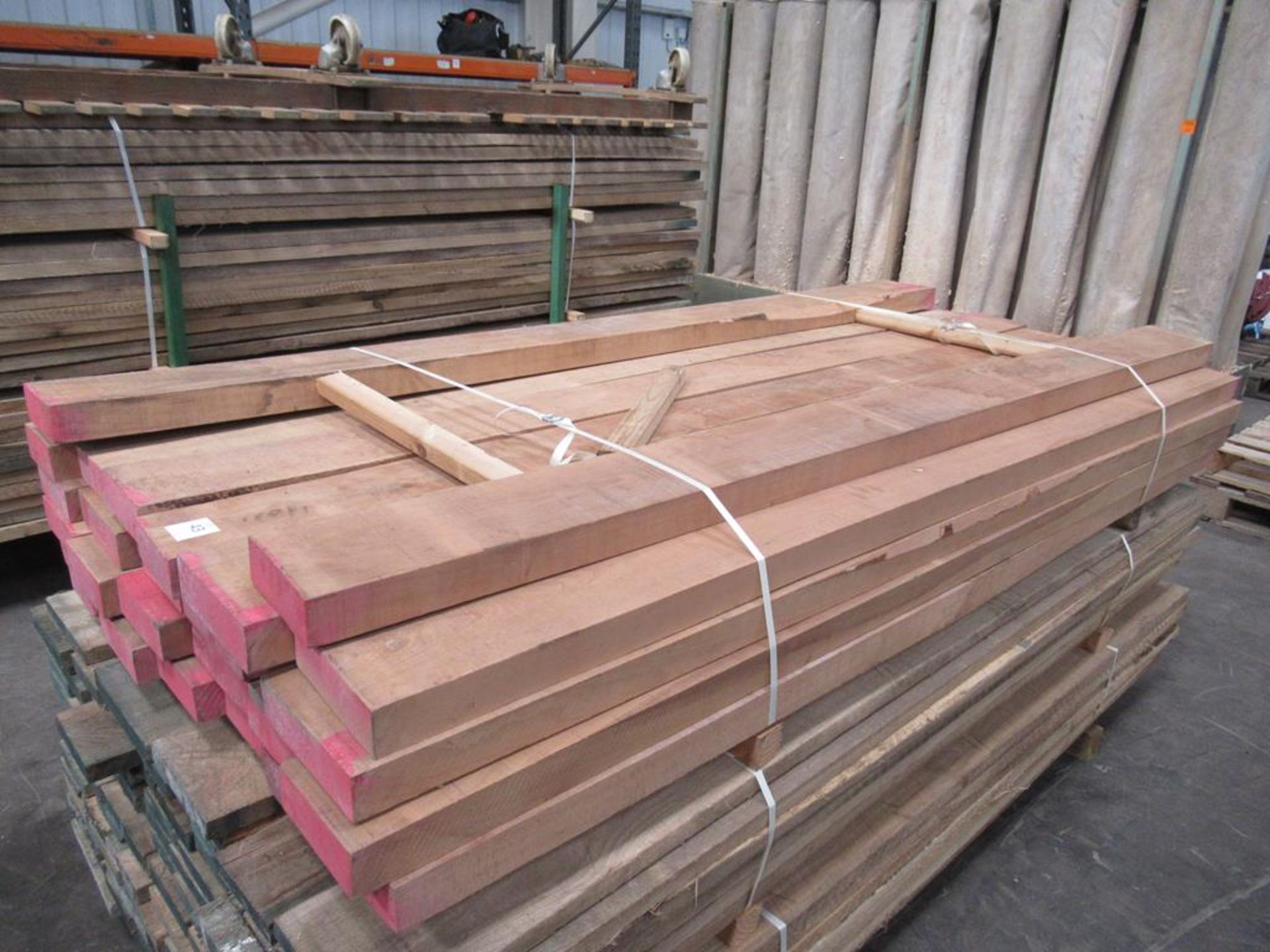 Beech, Kiln dried: 1 lot 2100x1020x230mm(+2 planks) - Image 2 of 3