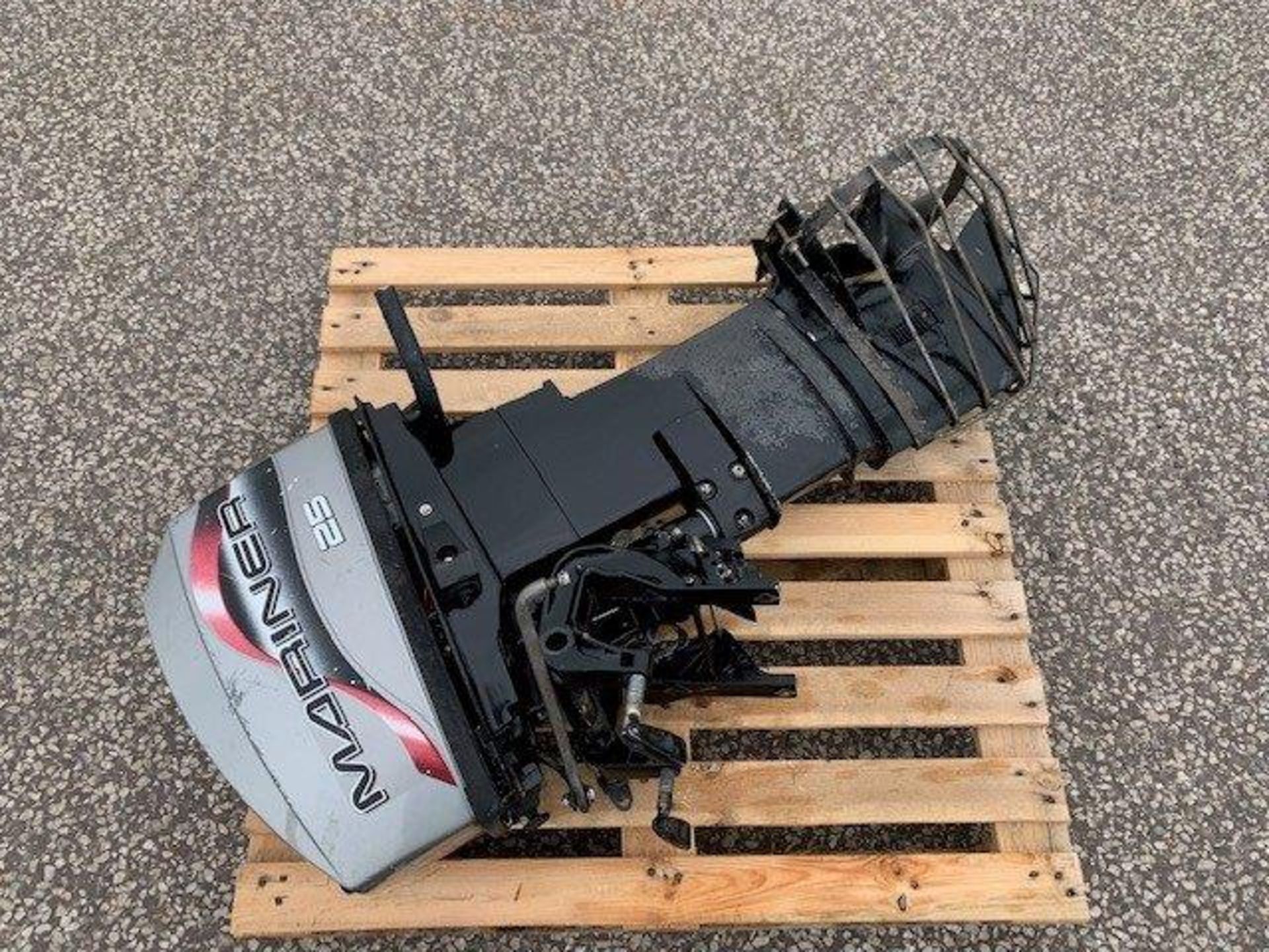 Mariner 25Hp outboard motor Used - Image 2 of 4