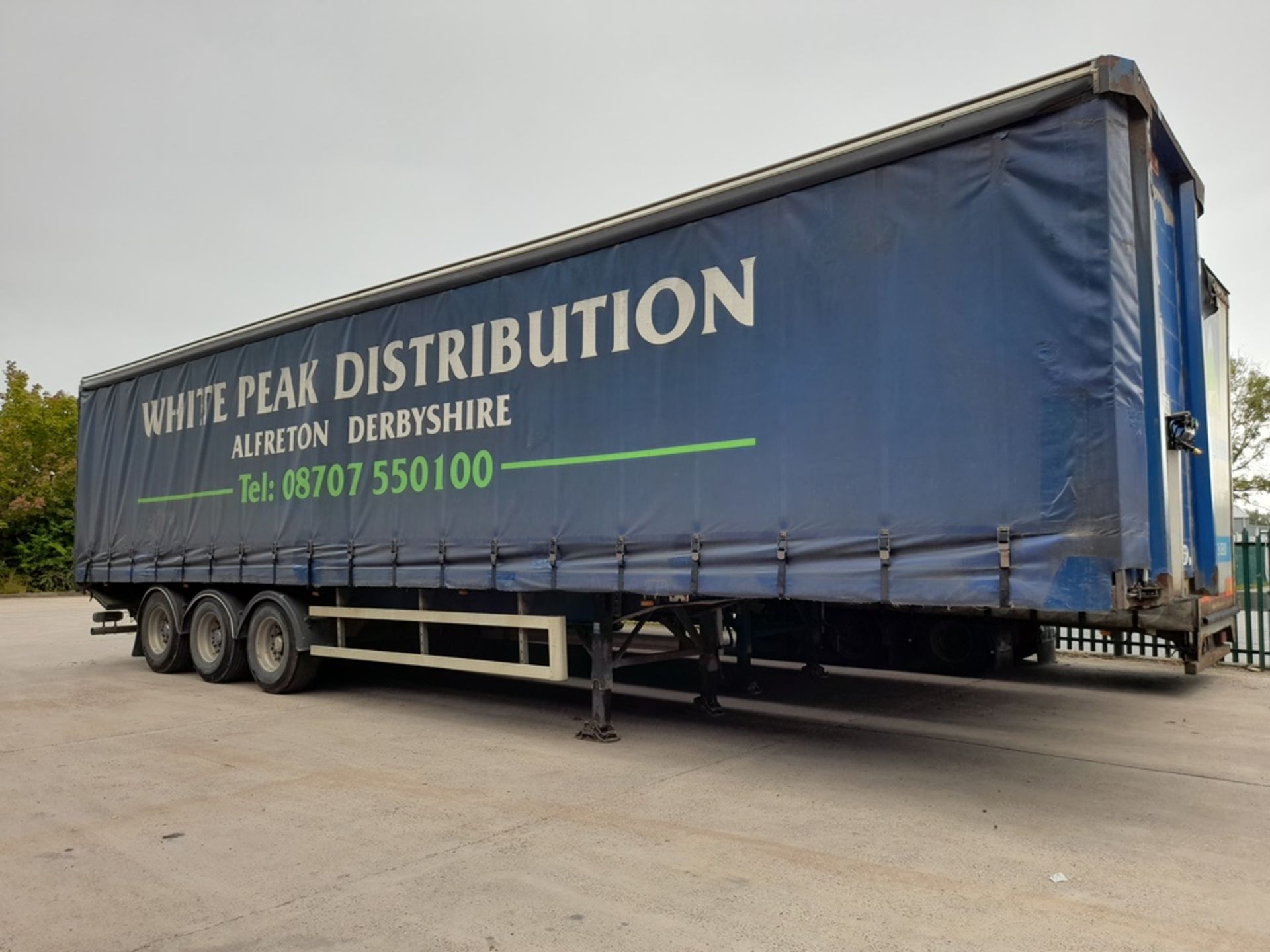 SDC 44' triaxle curtain side trailer with barn doo