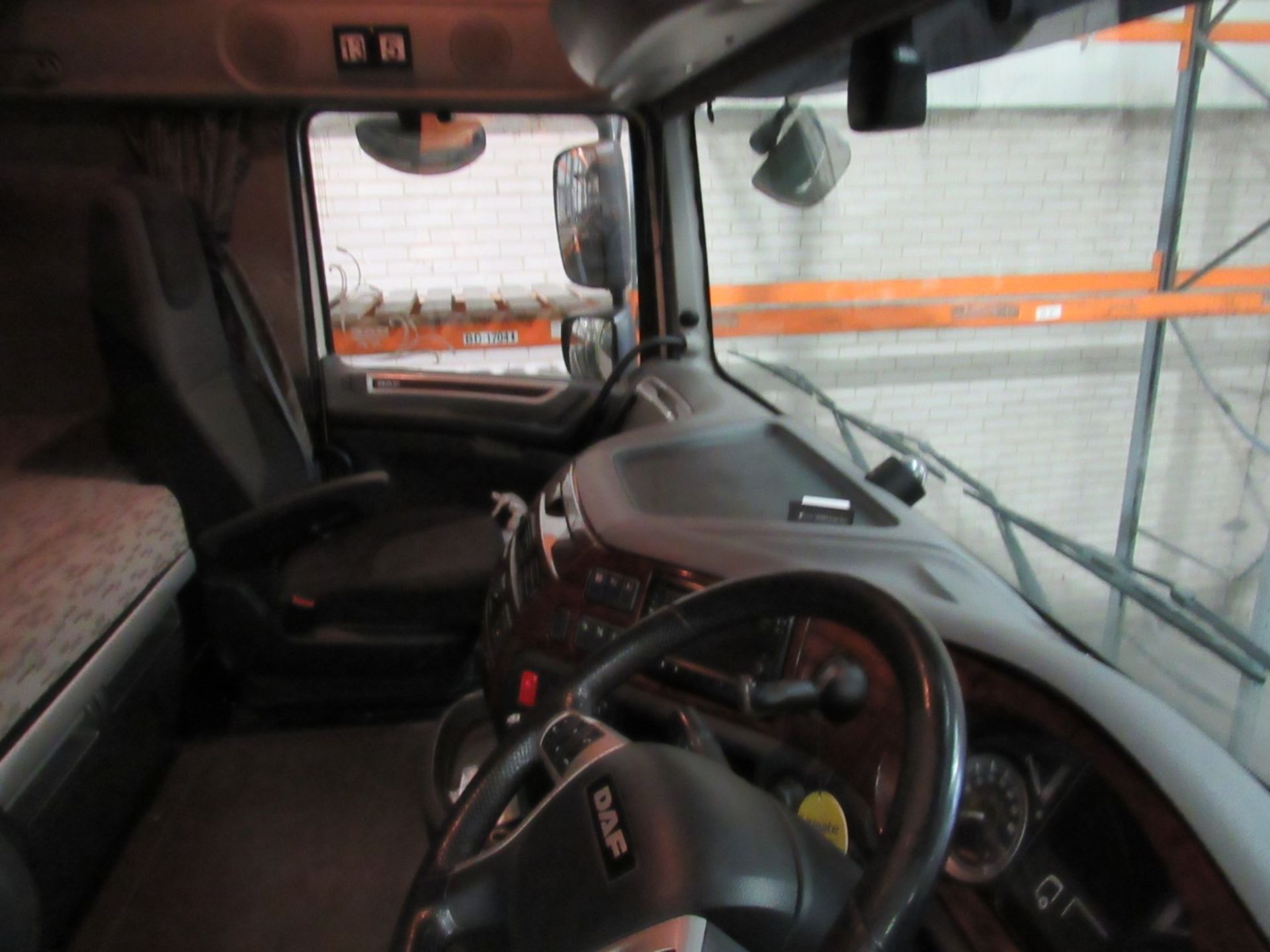 Daf FAS XF 510 6x2 Super Space Chassis Cab curtain - Image 14 of 28