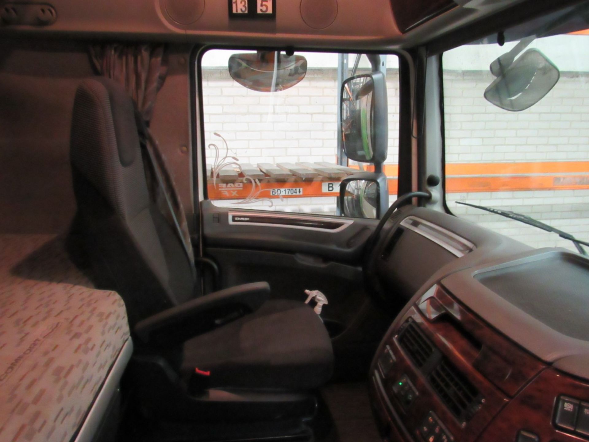 Daf FAS XF 510 6x2 Super Space Chassis Cab curtain - Image 27 of 28