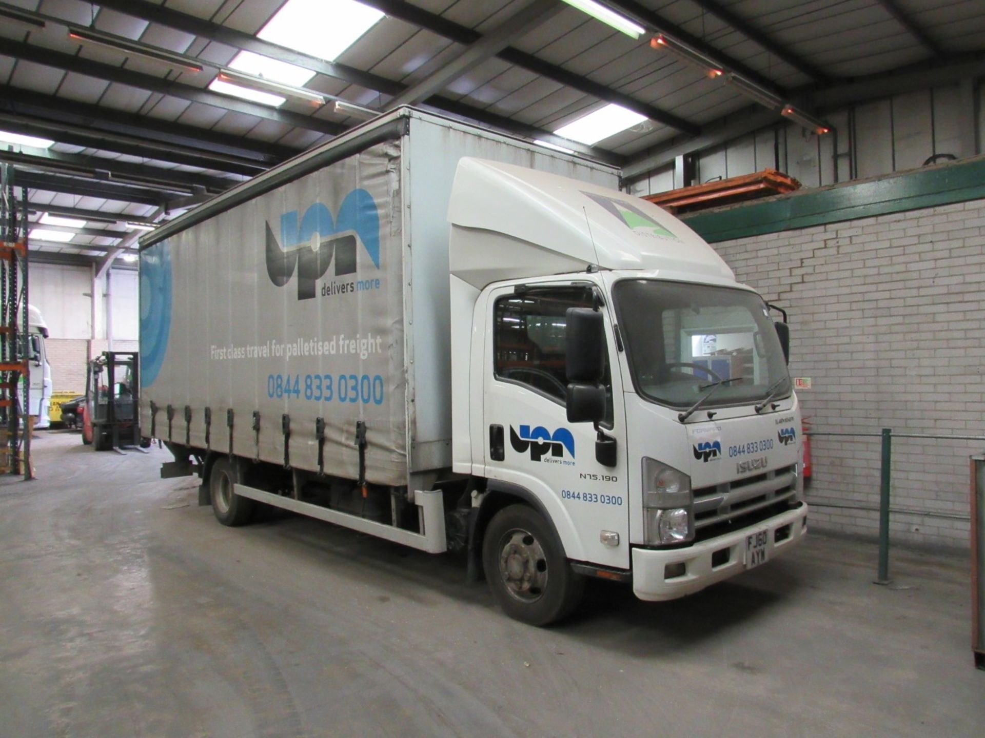 Isuzu Forward N75.190E 7.5T GVW chassis day cab, E - Image 8 of 16