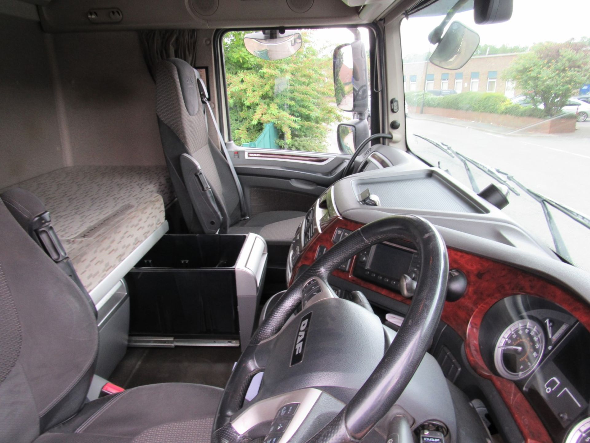 Daf FAS XF 510 6x2 Super Space Chassis Cab curtain - Image 27 of 39