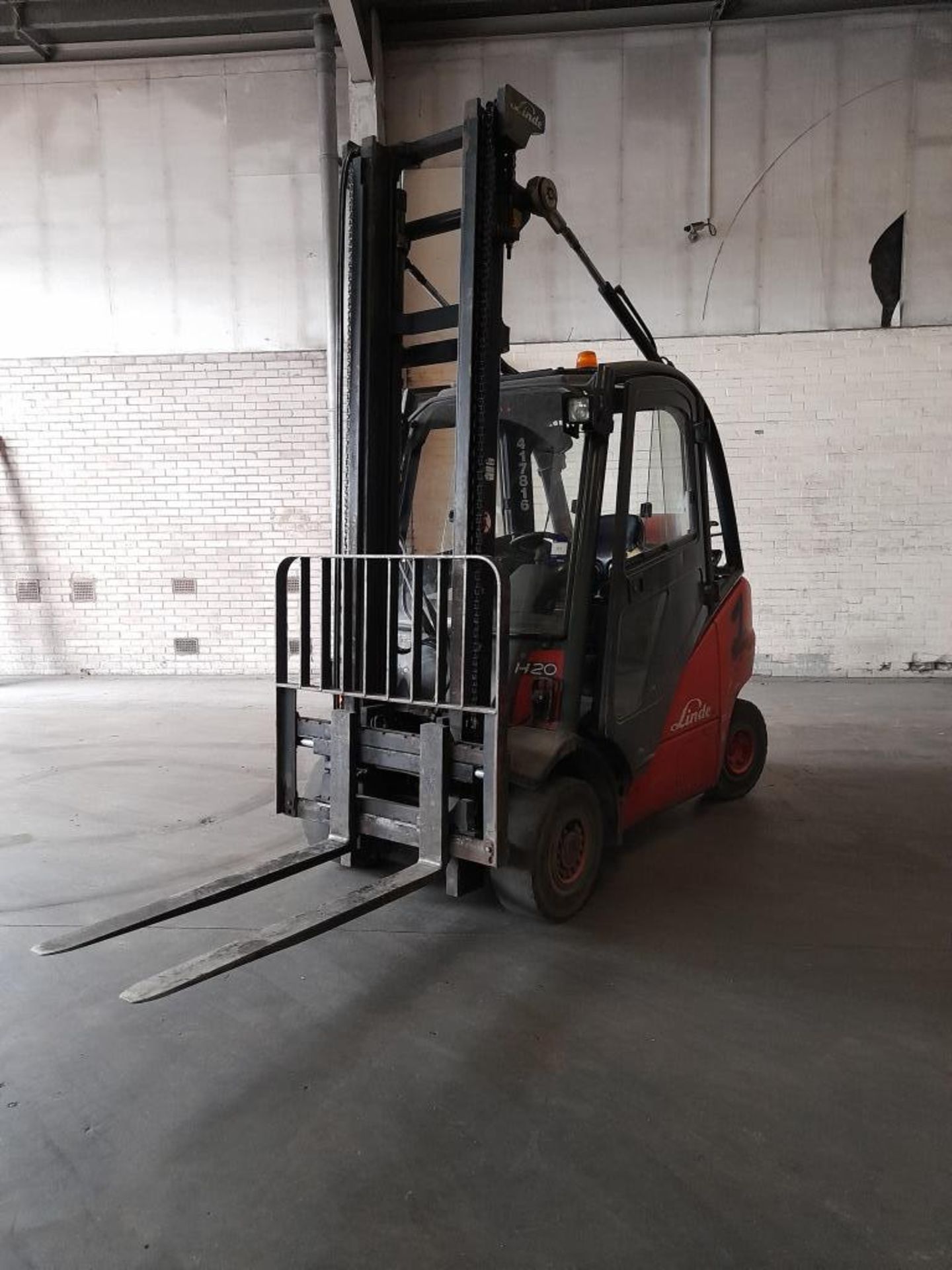 Linde H20 2,000kg gas Forklift Truck, S/N H2X392S03758, year 2005, thorough examination 11/06/22 - Image 7 of 10