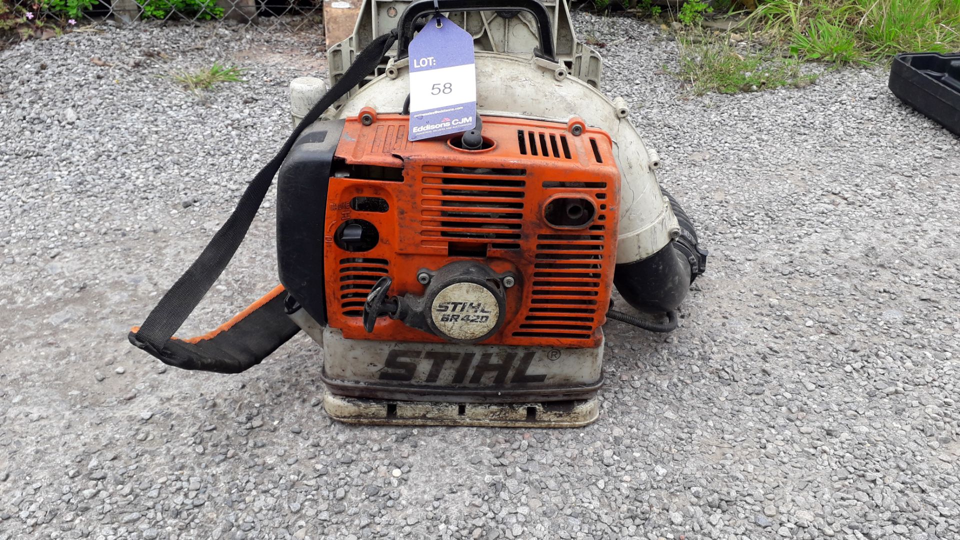 Stihl BR 420 Petrol Engine Leaf Blower - Image 2 of 3