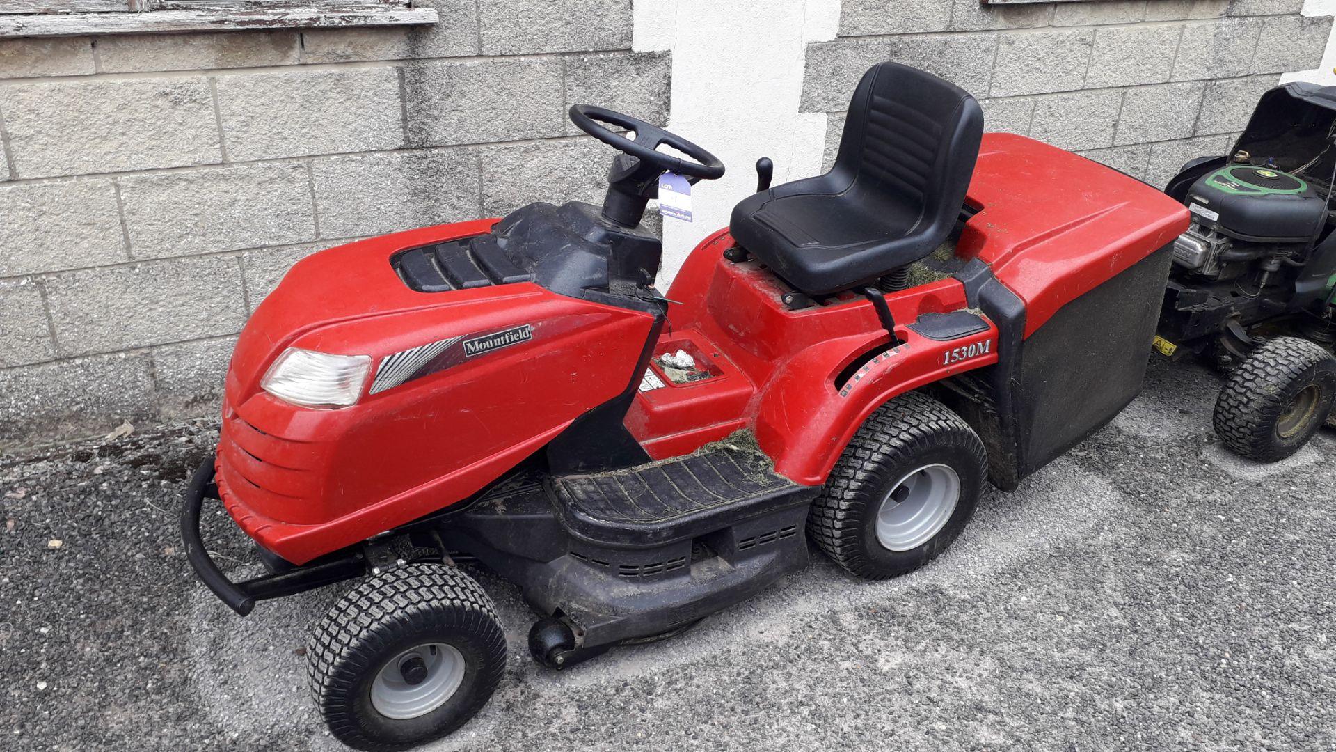 Mountfield 1530M Type MP84 Ride on Mower, Serial Number 2T2020483/M1S (2017)