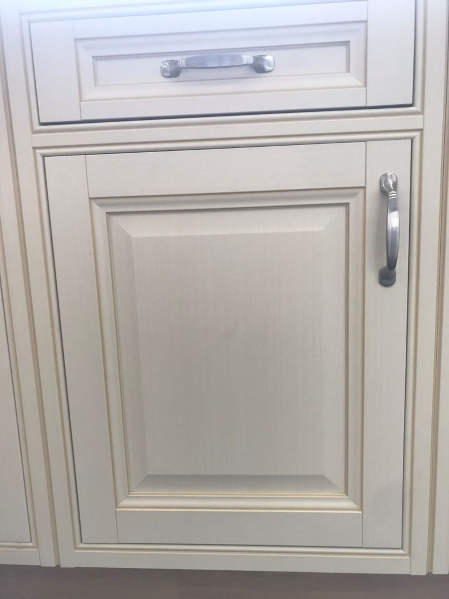 Cream inframe kitchen doors, end of range kitchen components, Boxed approx. 674 items (approx. - Image 3 of 4