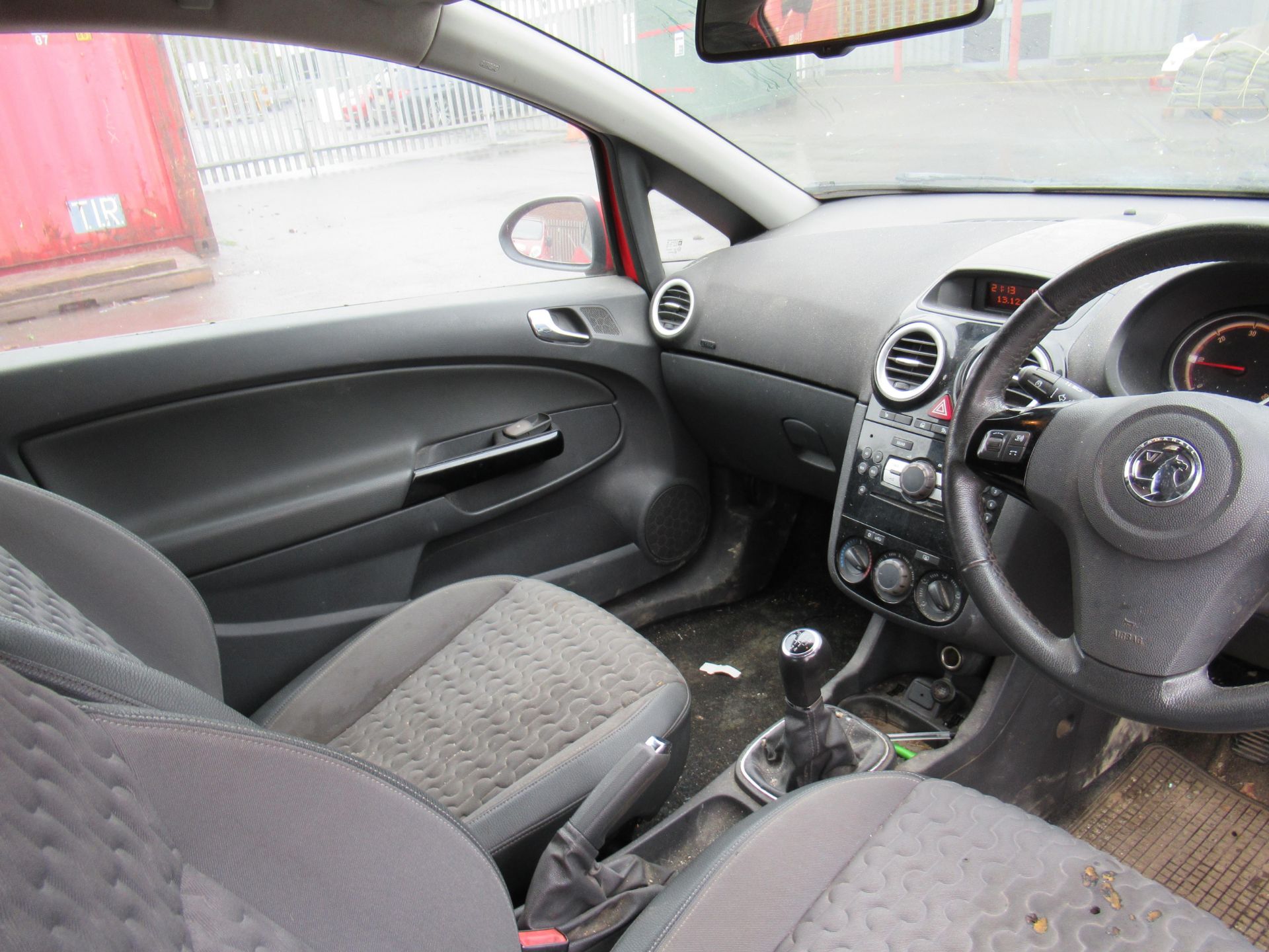 Vauxhall Corsa SE CDTI Ecoflex YY14 XDZ - Image 9 of 11