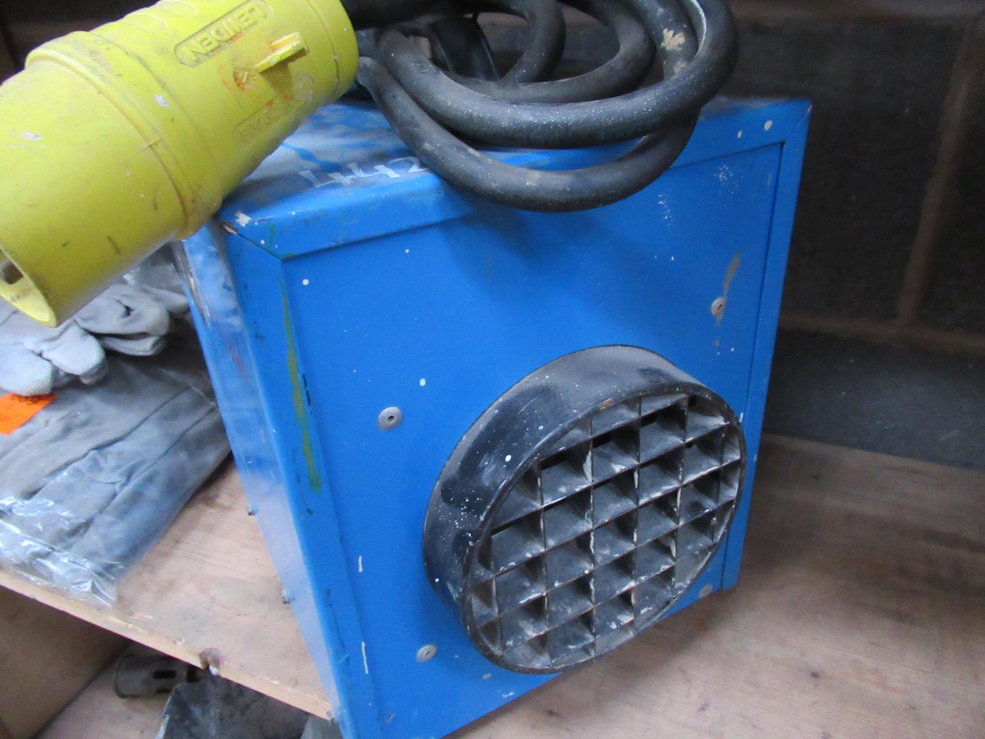a 110v Andrew Sykes portable electric heater - Image 3 of 3