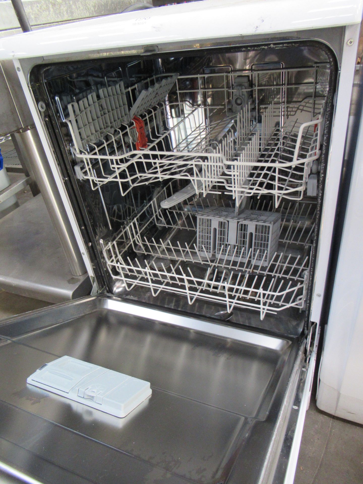 Hot Point HFEF 100 first edition undercounter domestic dishwasher - Image 2 of 2