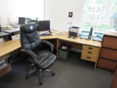 Single person 3-section workstation, with leather