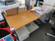 Single person workstation with fixed undercounter