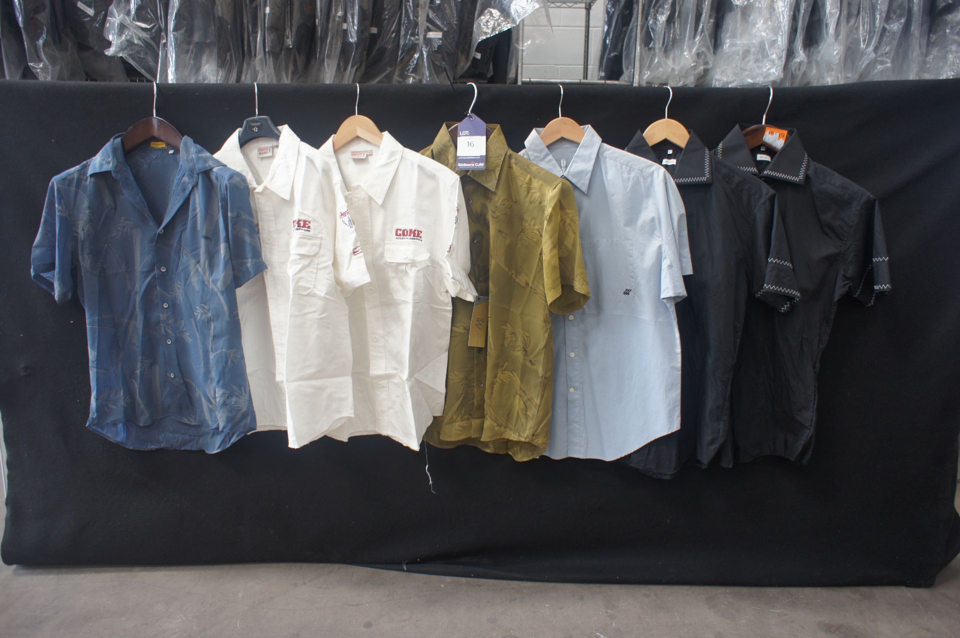 7 x Various short sleeve shirts, M