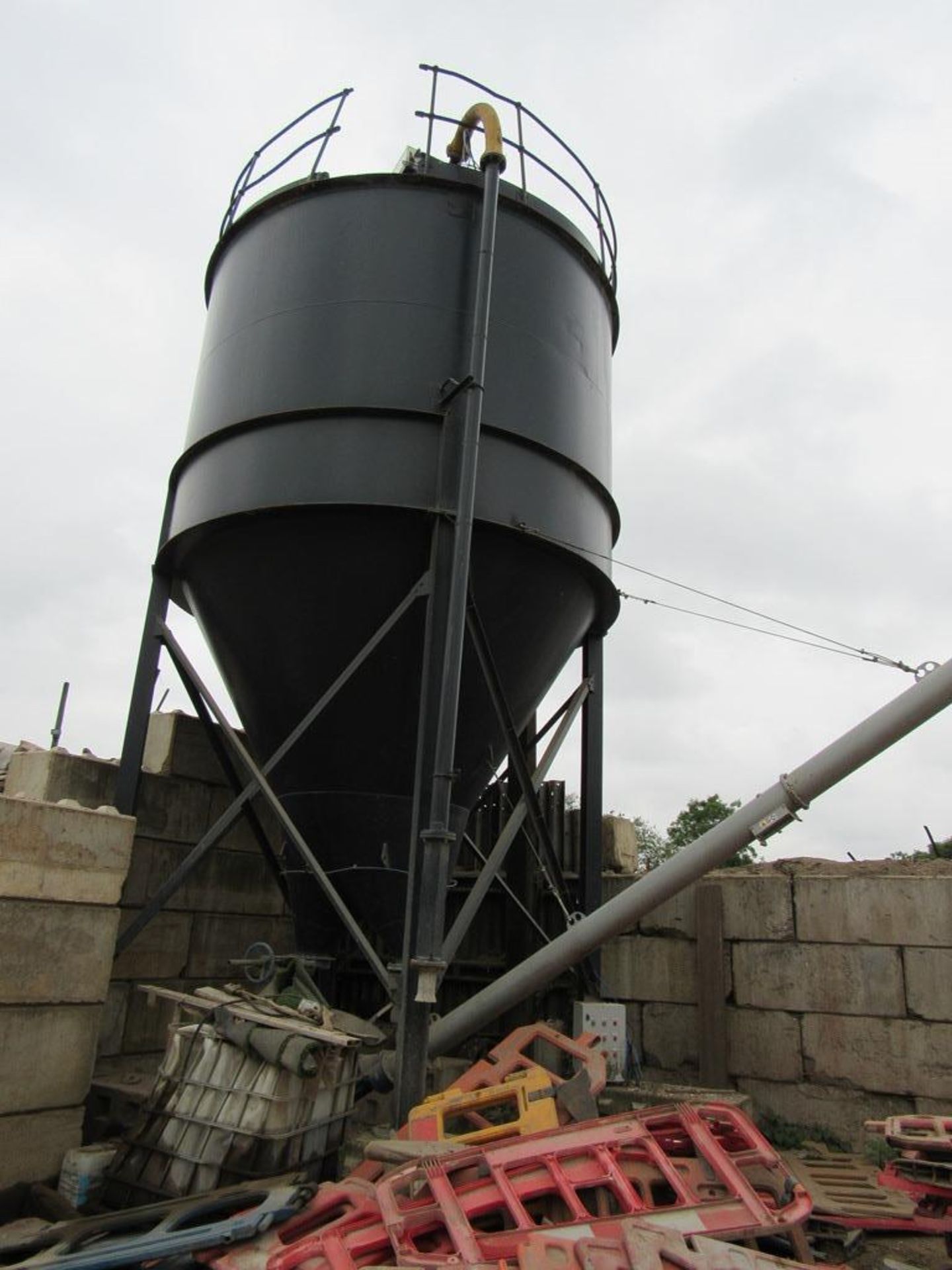 Cement Silo, with Plant Tek Electrical Control Sys