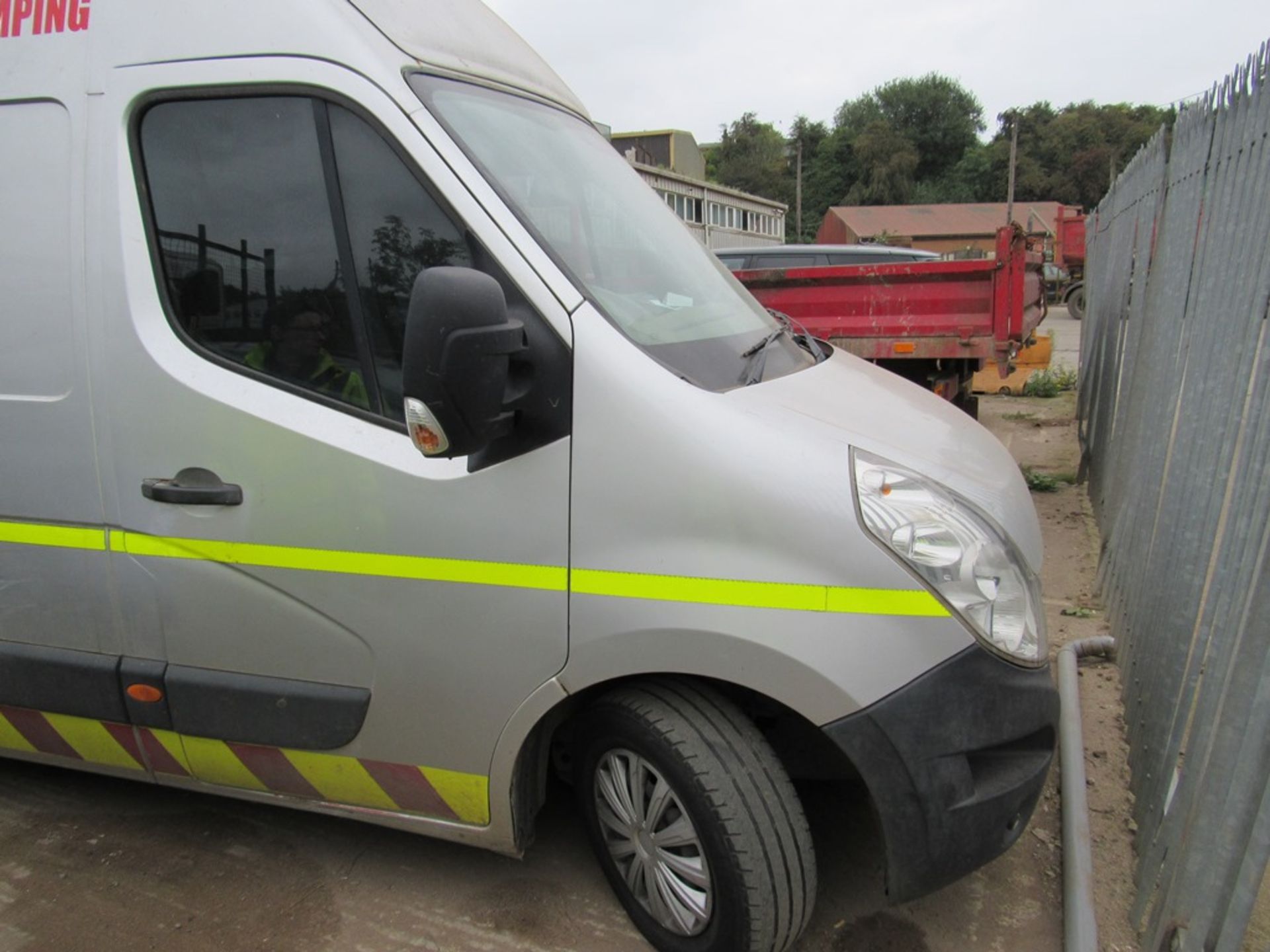 Renault Master FWD LH35 dci 100 Euro 5 panel van R - Image 3 of 10