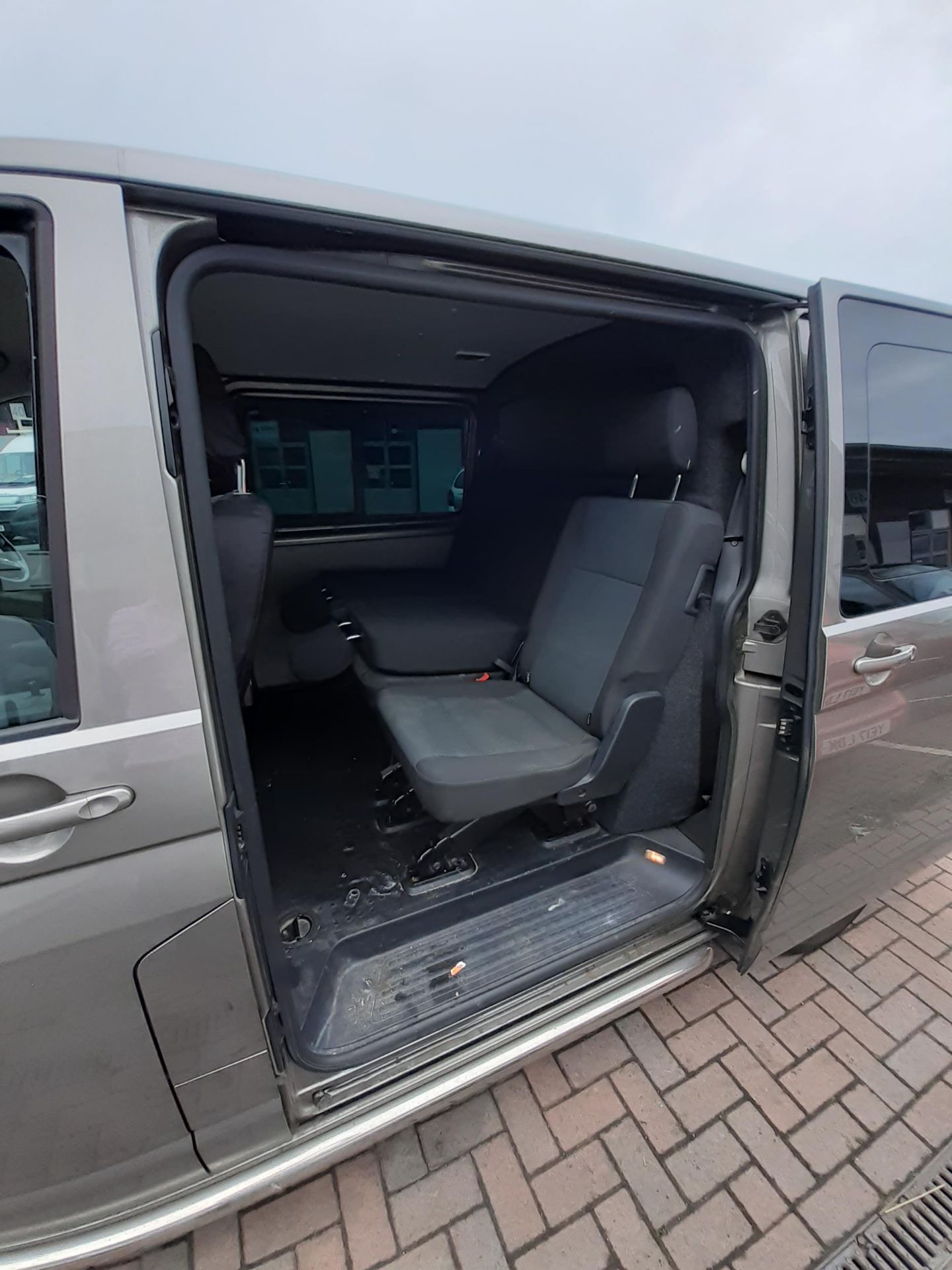 Volkswagen Transporter T30 2.0 Tdi BMT 150 Highlin - Image 17 of 18