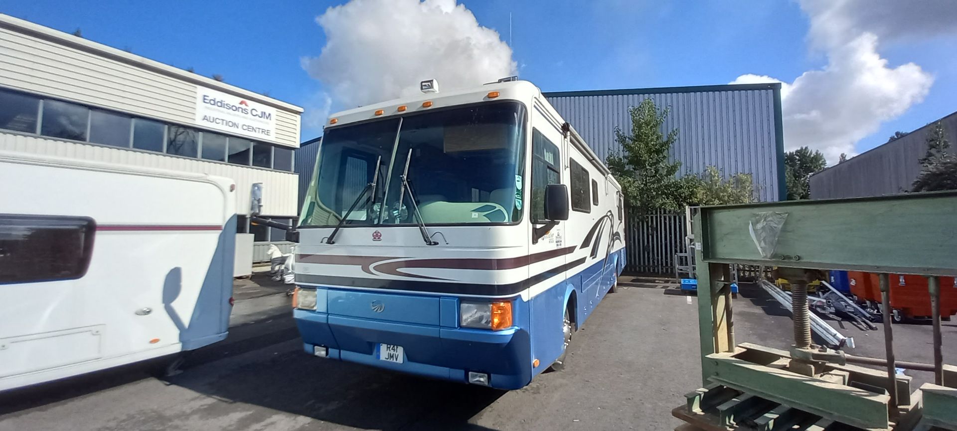 Monaco Windsor American Motorhome, Registration R41 JMV, 38 - Image 6 of 41