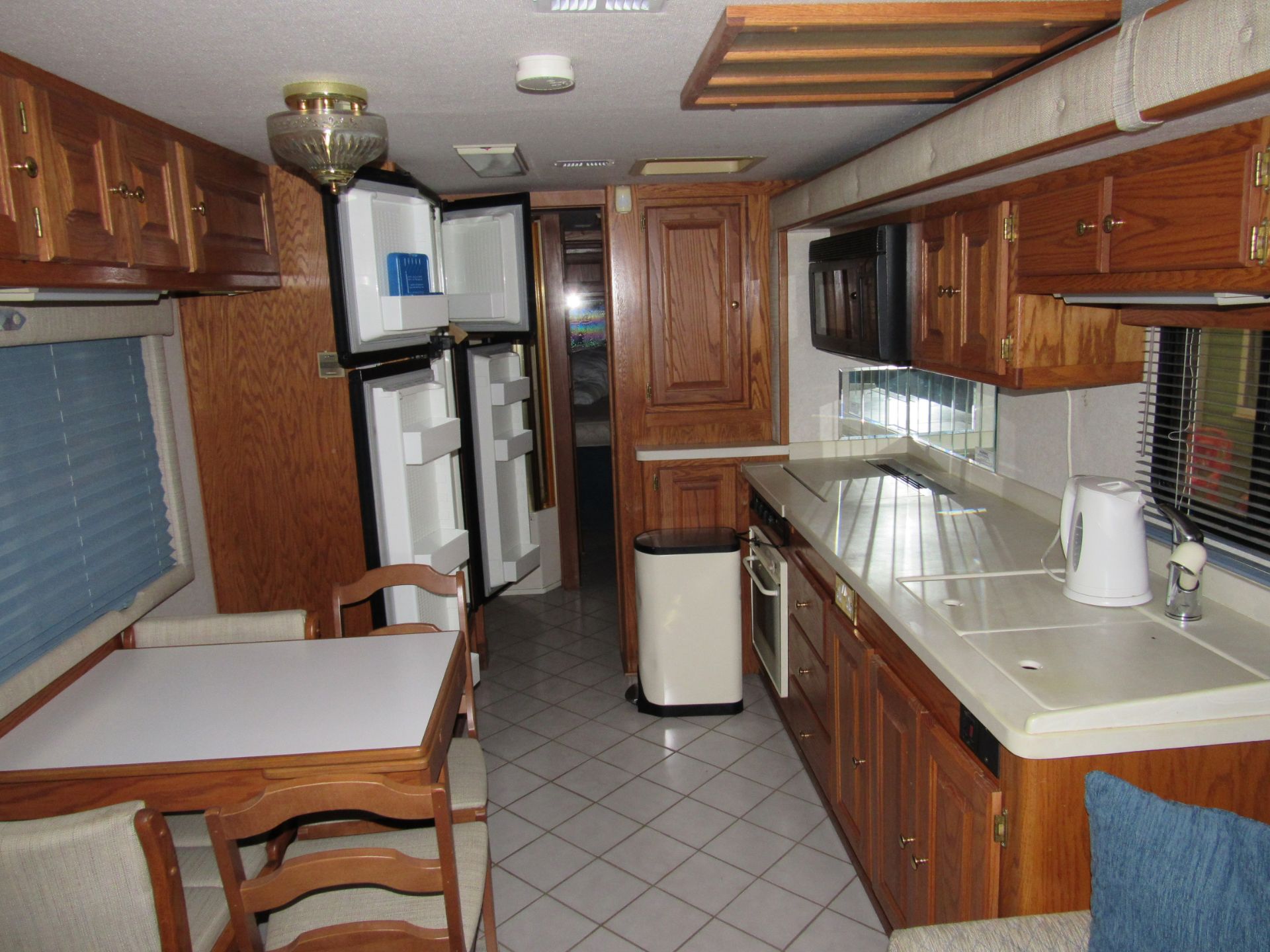 Monaco Windsor American Motorhome, Registration R41 JMV, 38 - Image 10 of 41