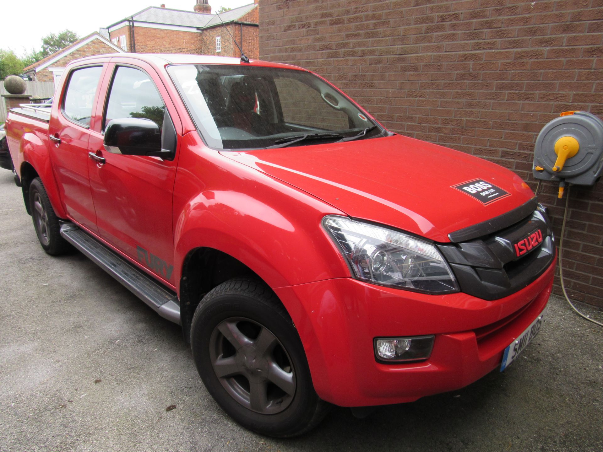 Isuzu D max Fury 2.5TD Fury Double Cab Pickup 4x4 - Image 2 of 15