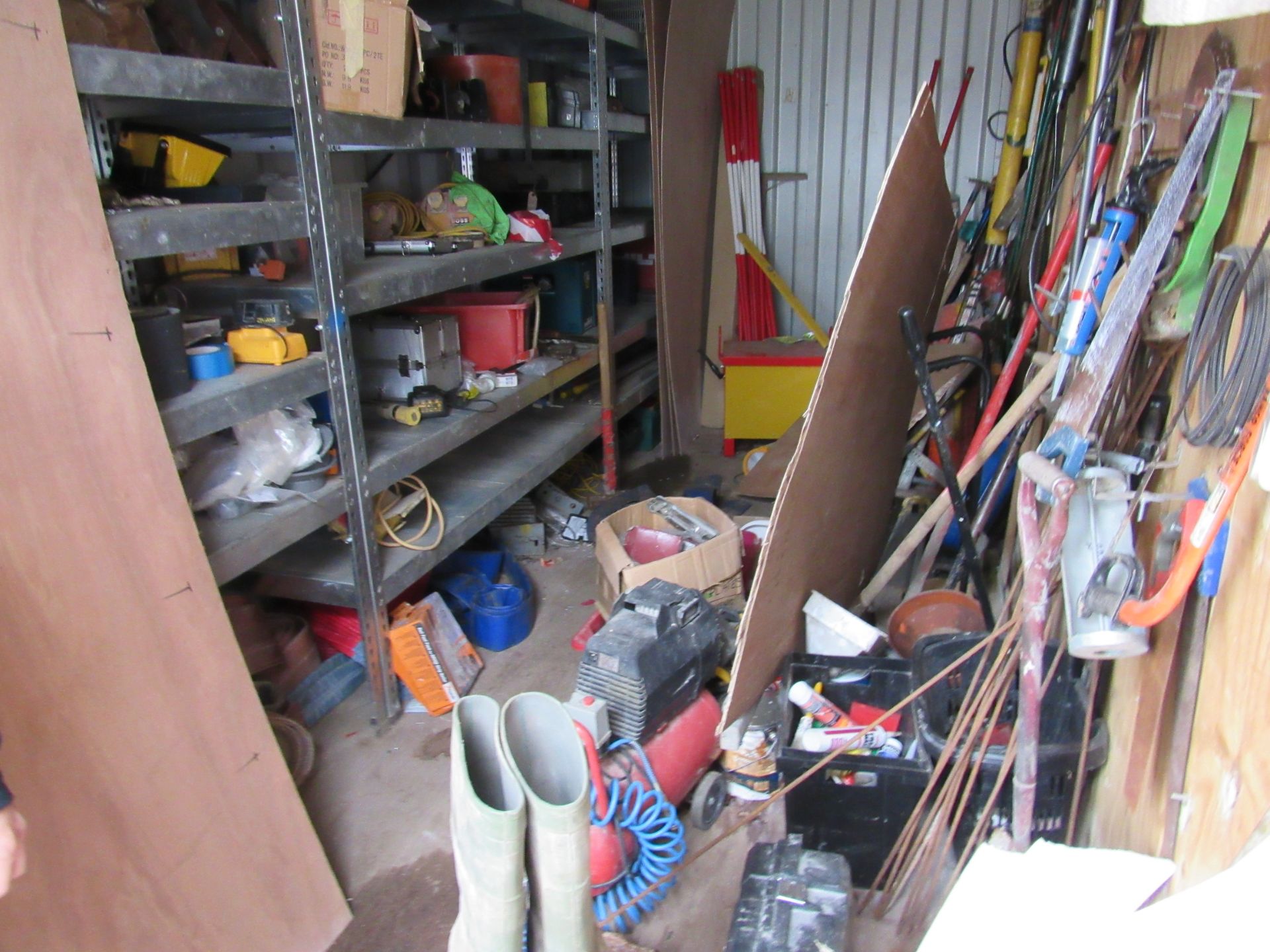 Shipping container, 20ft, 2005, containing assorted tools. (Located Skiff Lane, Holme Upon - Image 8 of 14