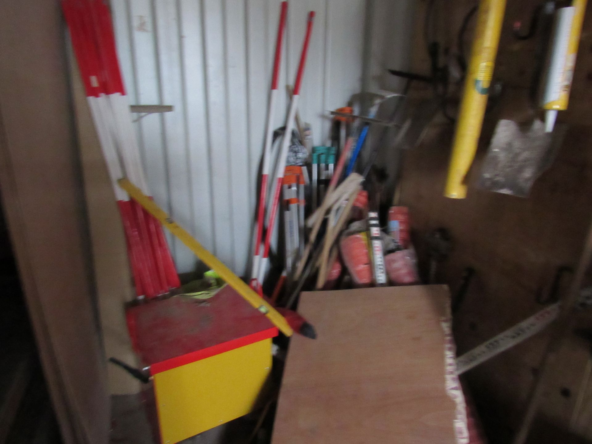 Shipping container, 20ft, 2005, containing assorted tools. (Located Skiff Lane, Holme Upon - Image 12 of 14