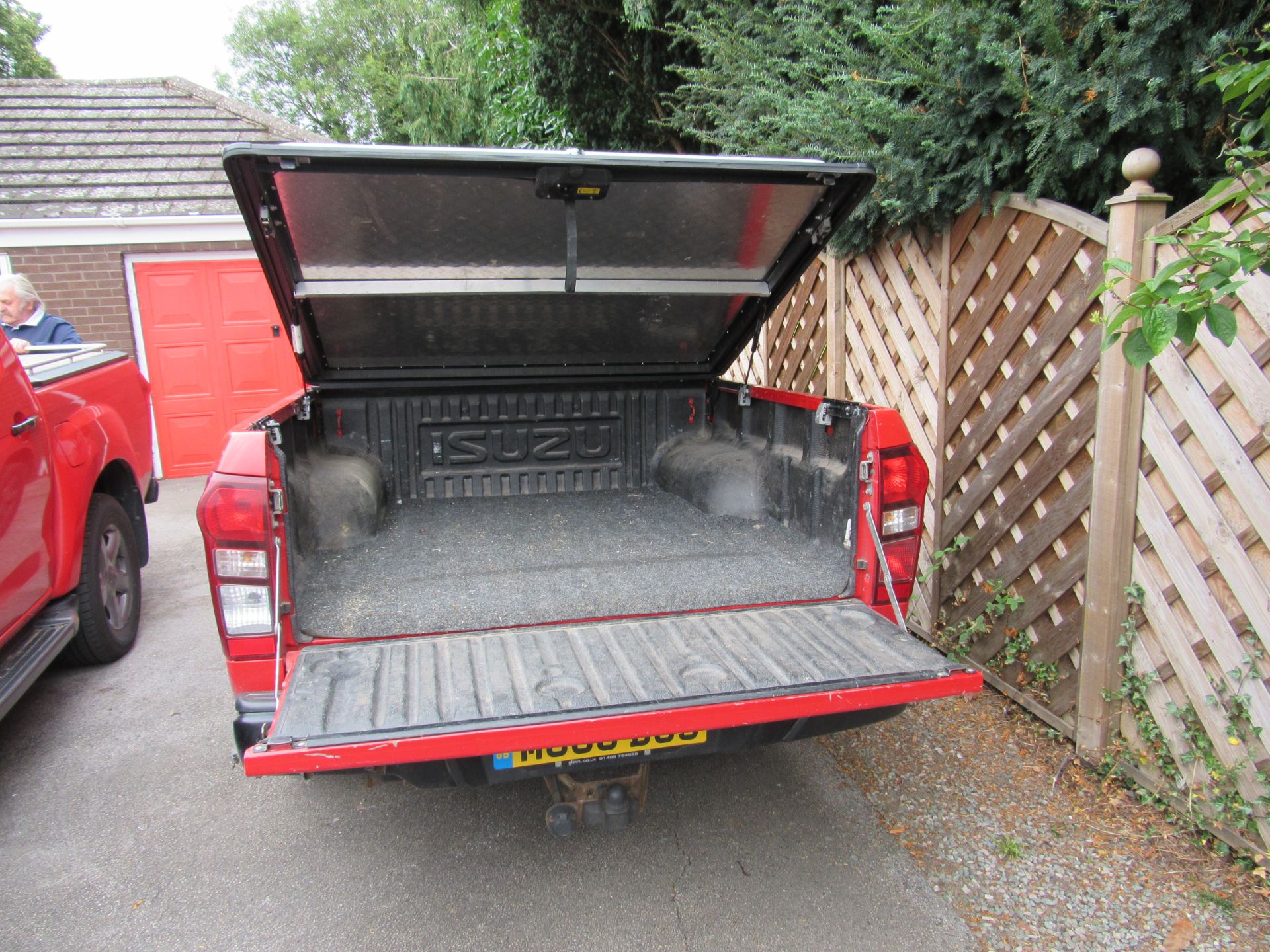 Isuzu D max Fury 2.5TD Fury Double Cab Pickup 4x4 - Image 14 of 14