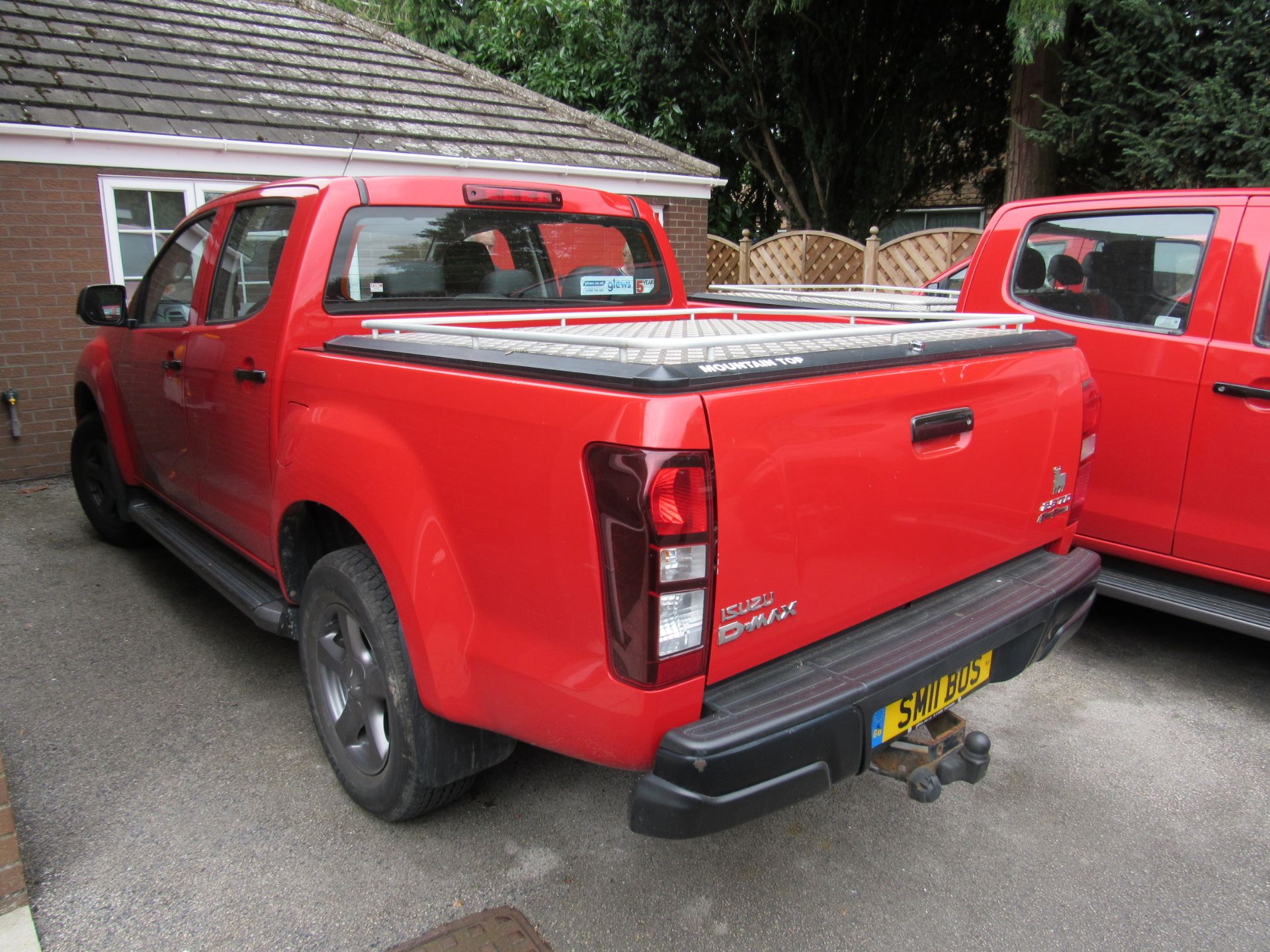 Isuzu D max Fury 2.5TD Fury Double Cab Pickup 4x4 - Image 5 of 15