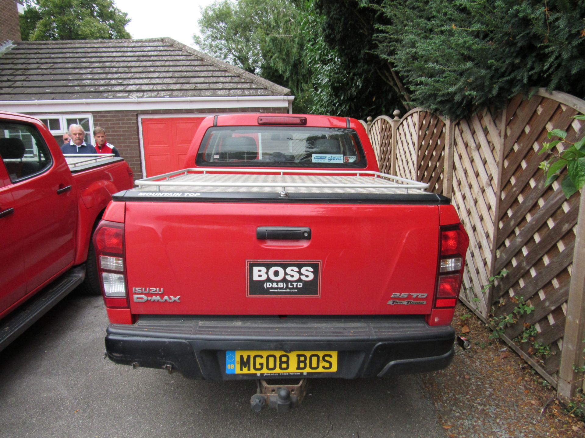 Isuzu D max Fury 2.5TD Fury Double Cab Pickup 4x4 - Image 4 of 14