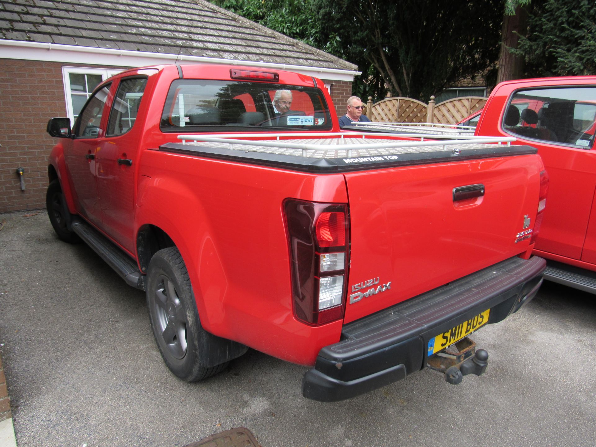 Isuzu D max Fury 2.5TD Fury Double Cab Pickup 4x4 - Image 6 of 15