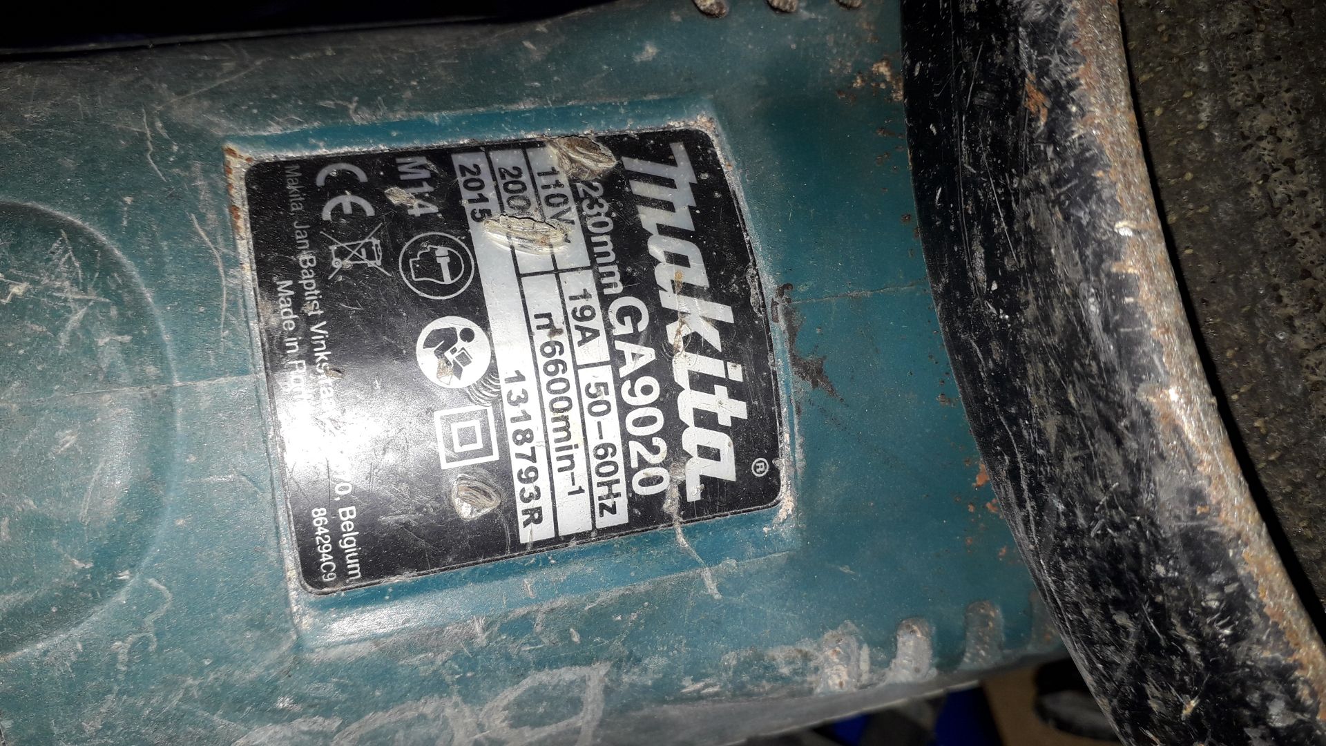 Makita GA9020 230mm Angle Grinder 110v (2015) Seri - Image 2 of 3