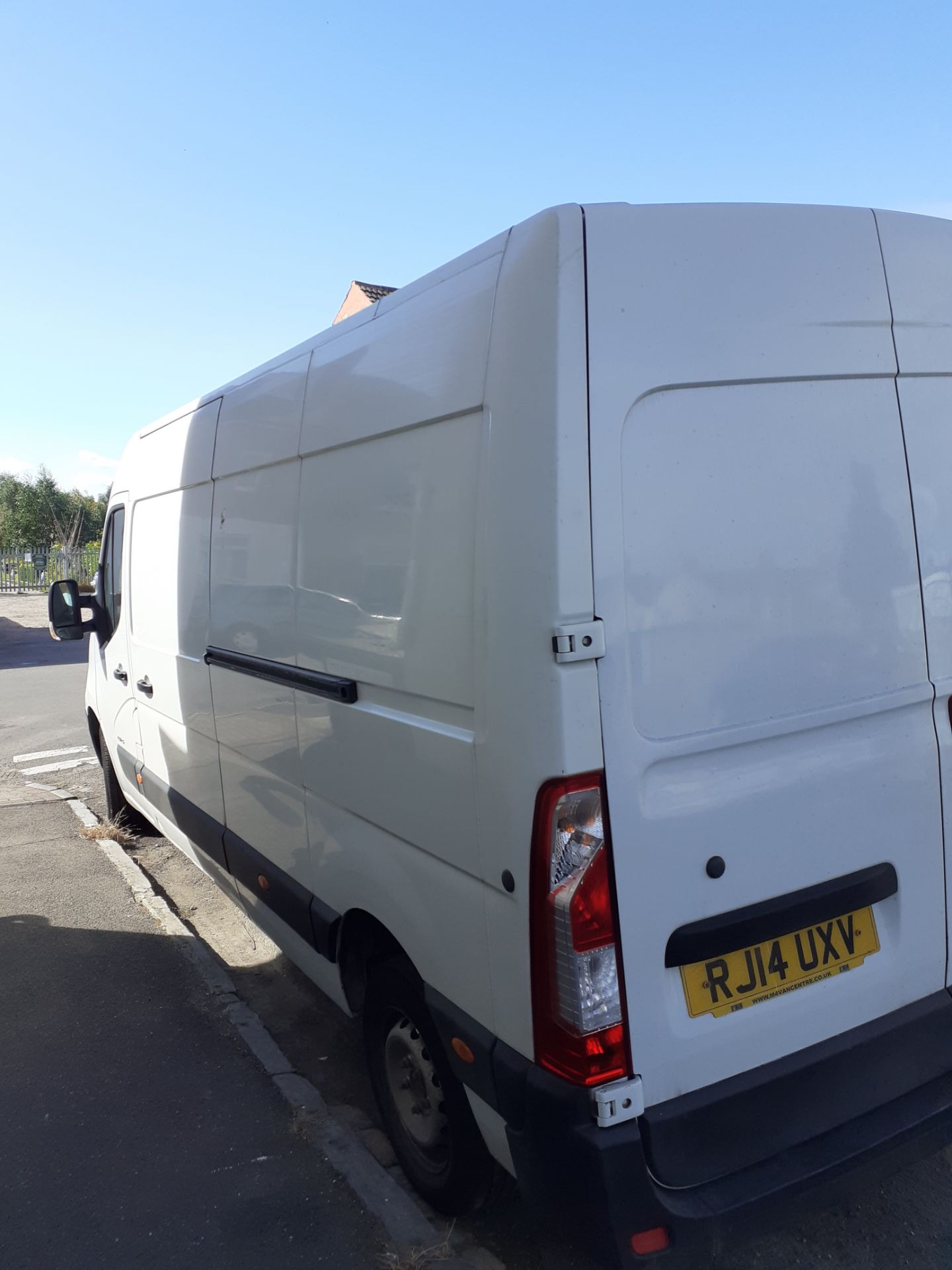 Renault Master LM35 DCi 125 Panel Van, Registration RJ14 UXV, First Registered 21/07/2014, V5 Docume - Image 3 of 13