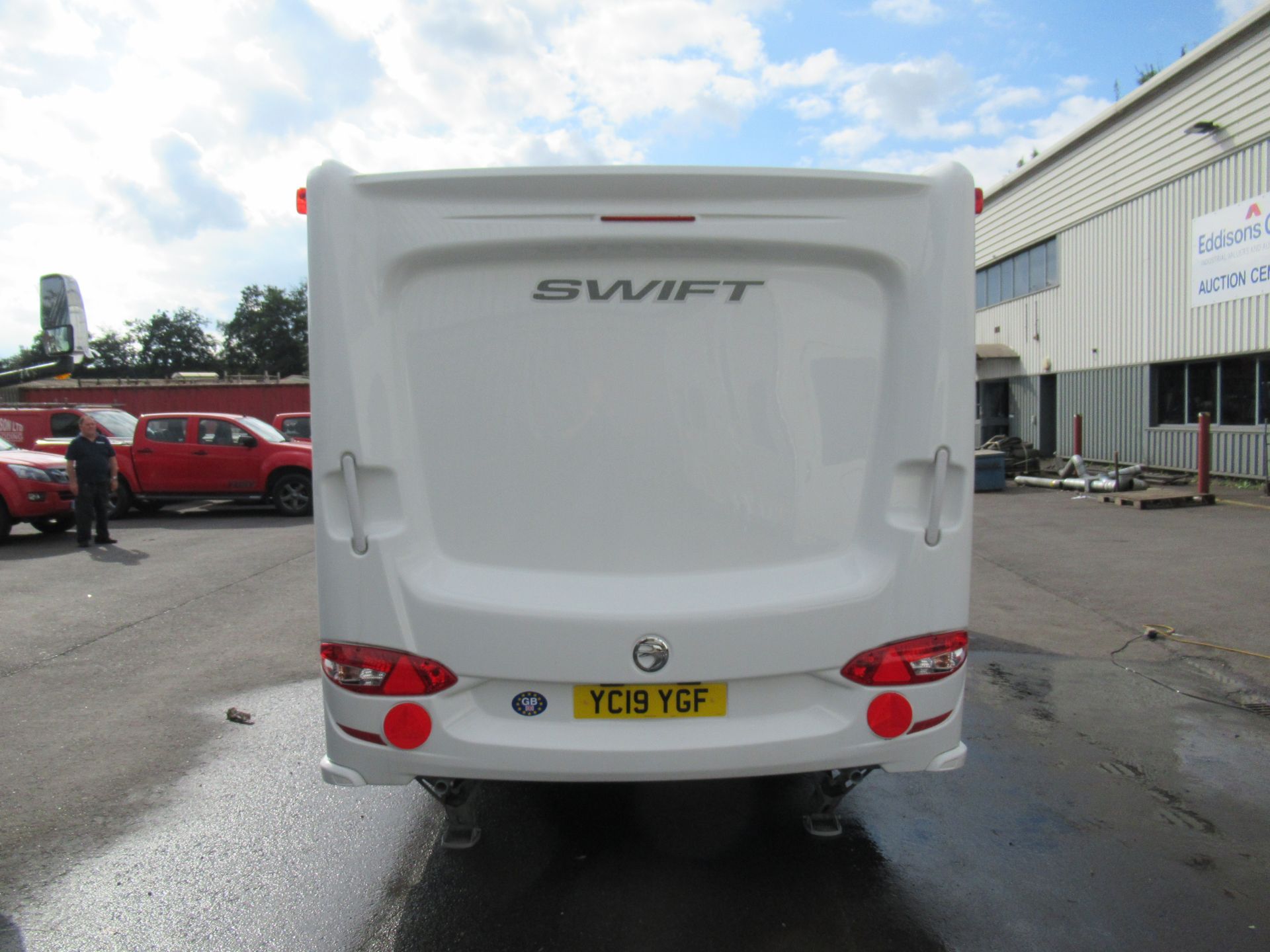 2011 Swift Challenger 570 SR T5D, 4 Berth Caravan - Image 5 of 17