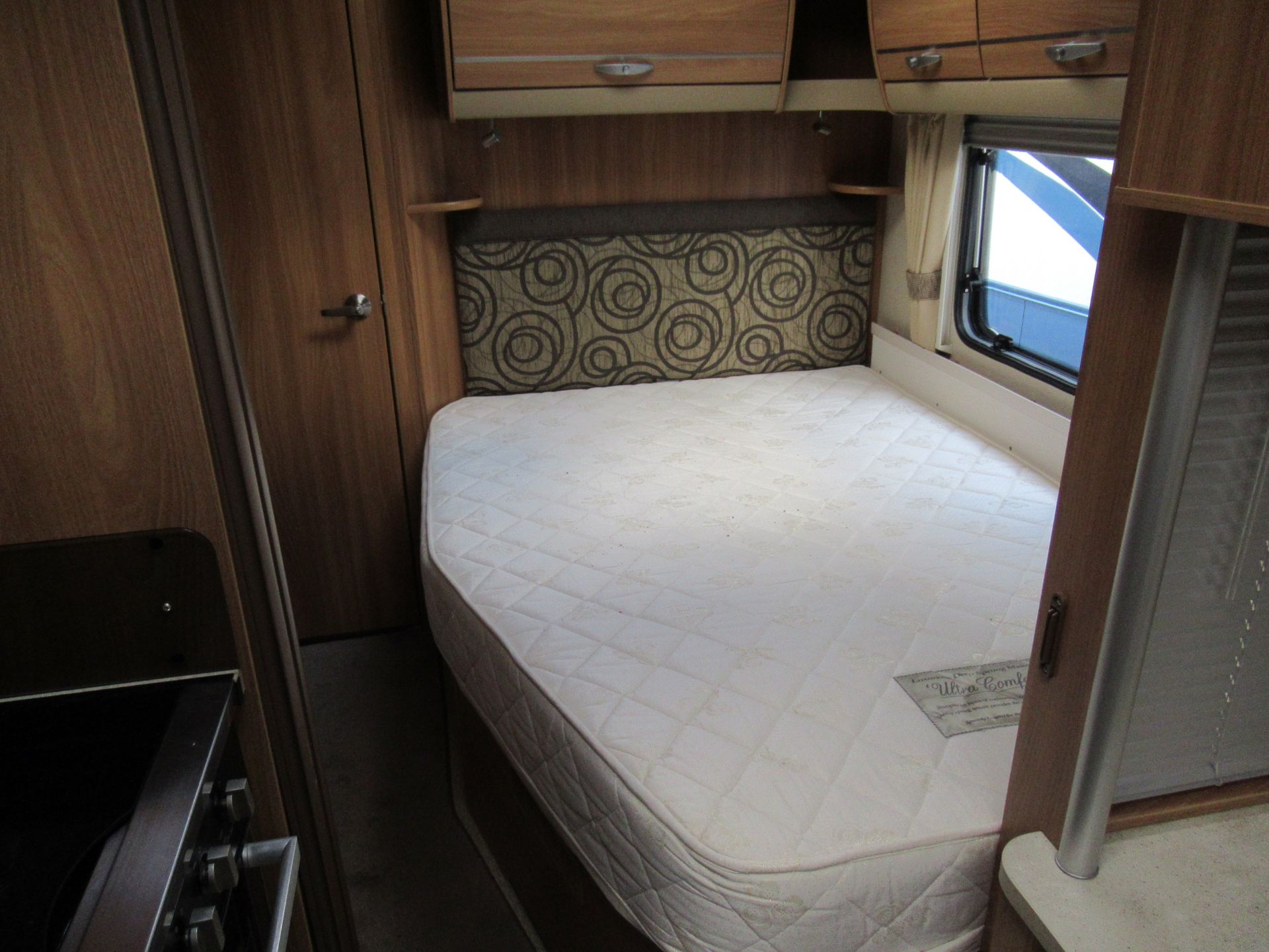 2011 Swift Challenger 570 SR T5D, 4 Berth Caravan - Image 13 of 17