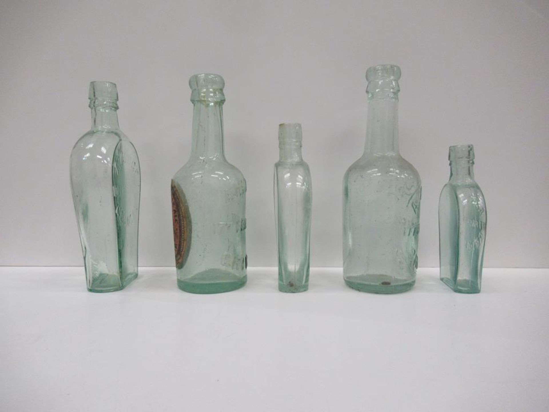 10x Grimsby A. Hodge Bottles- 2x coloured - Image 24 of 38