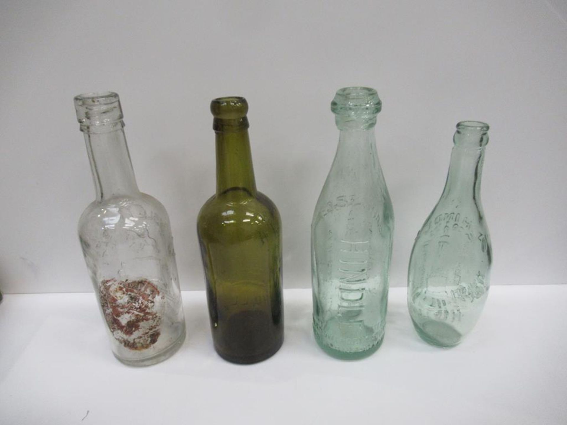 5x Hull Bottles Including Hindle & Co Ltd (3) and T. Linsley & Co Ltd (2) and a Hull Scotter & Son J - Image 4 of 25