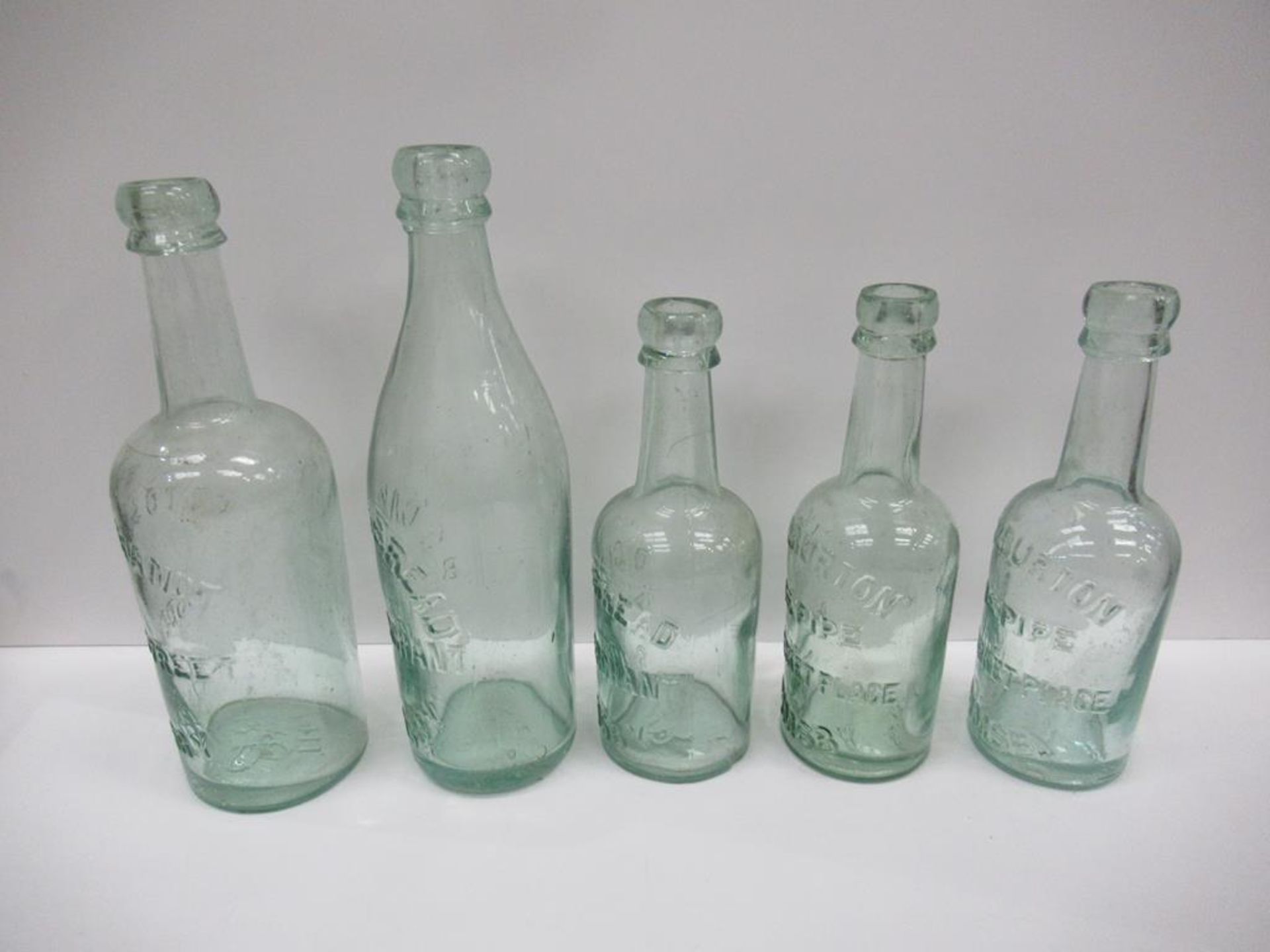 5x Grimsby bottles including Otto Strand (1), D. Cakebread Beer Merchant (2) and J. Warburton Wine P - Image 4 of 14