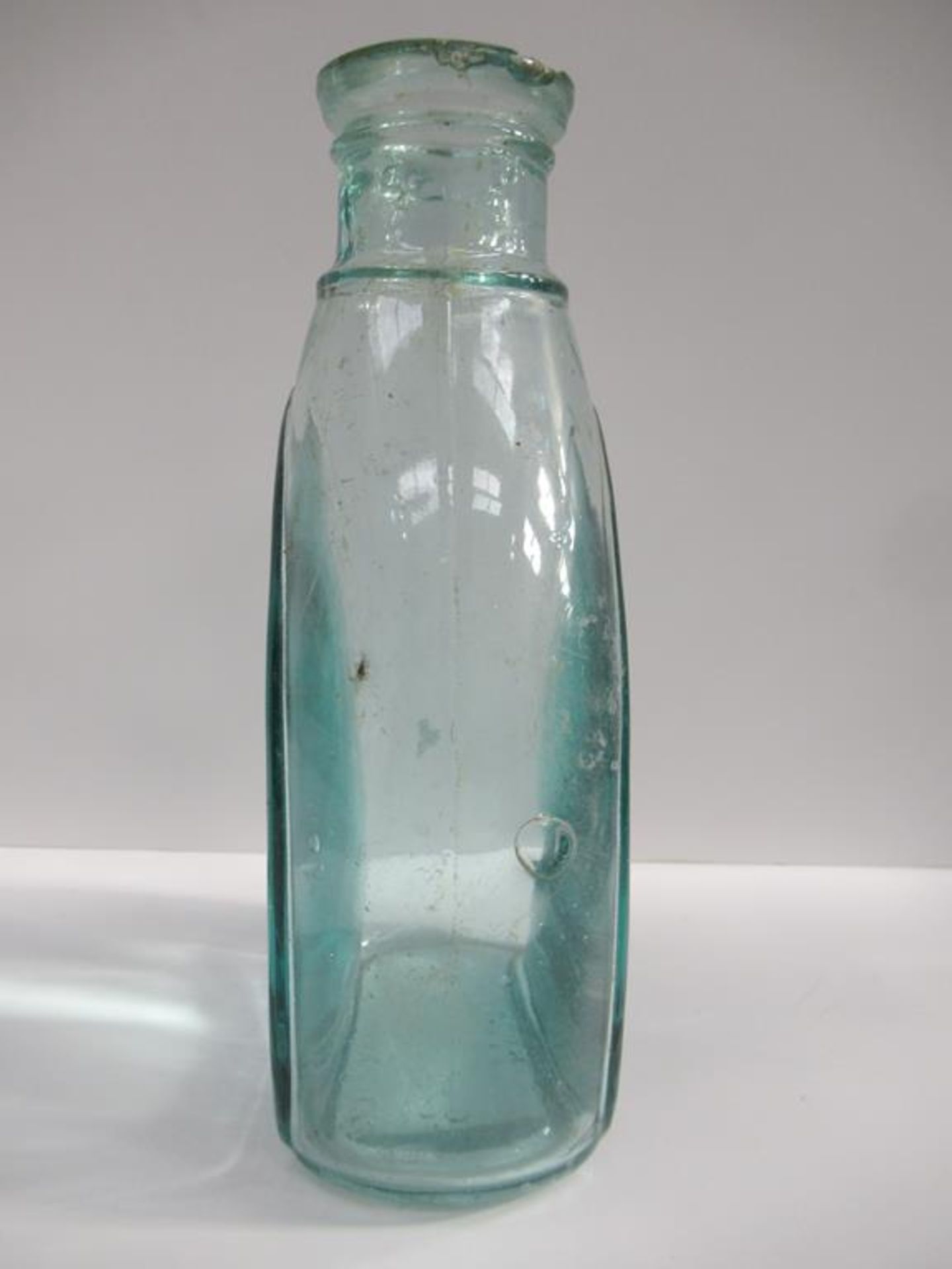 London Mable Todd & Co. bottle - Image 4 of 7