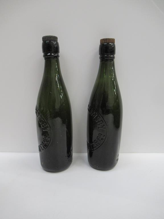 2x Hull and Grimsby Mineral Water Co. coloured bottles - Image 4 of 10