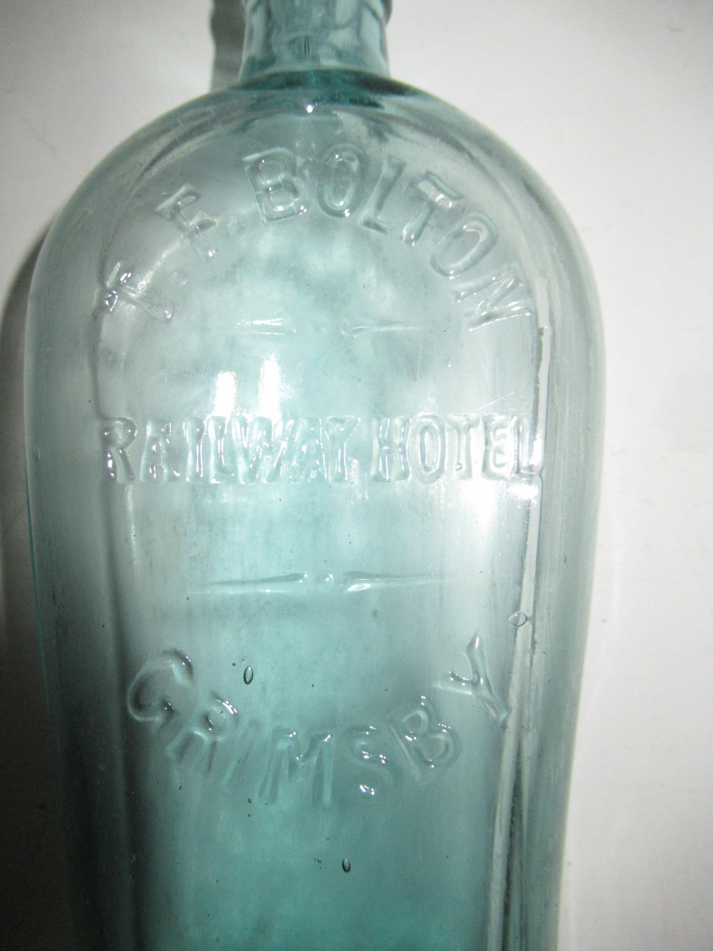 9x Grimsby theatre/hotel bottles - Image 7 of 20