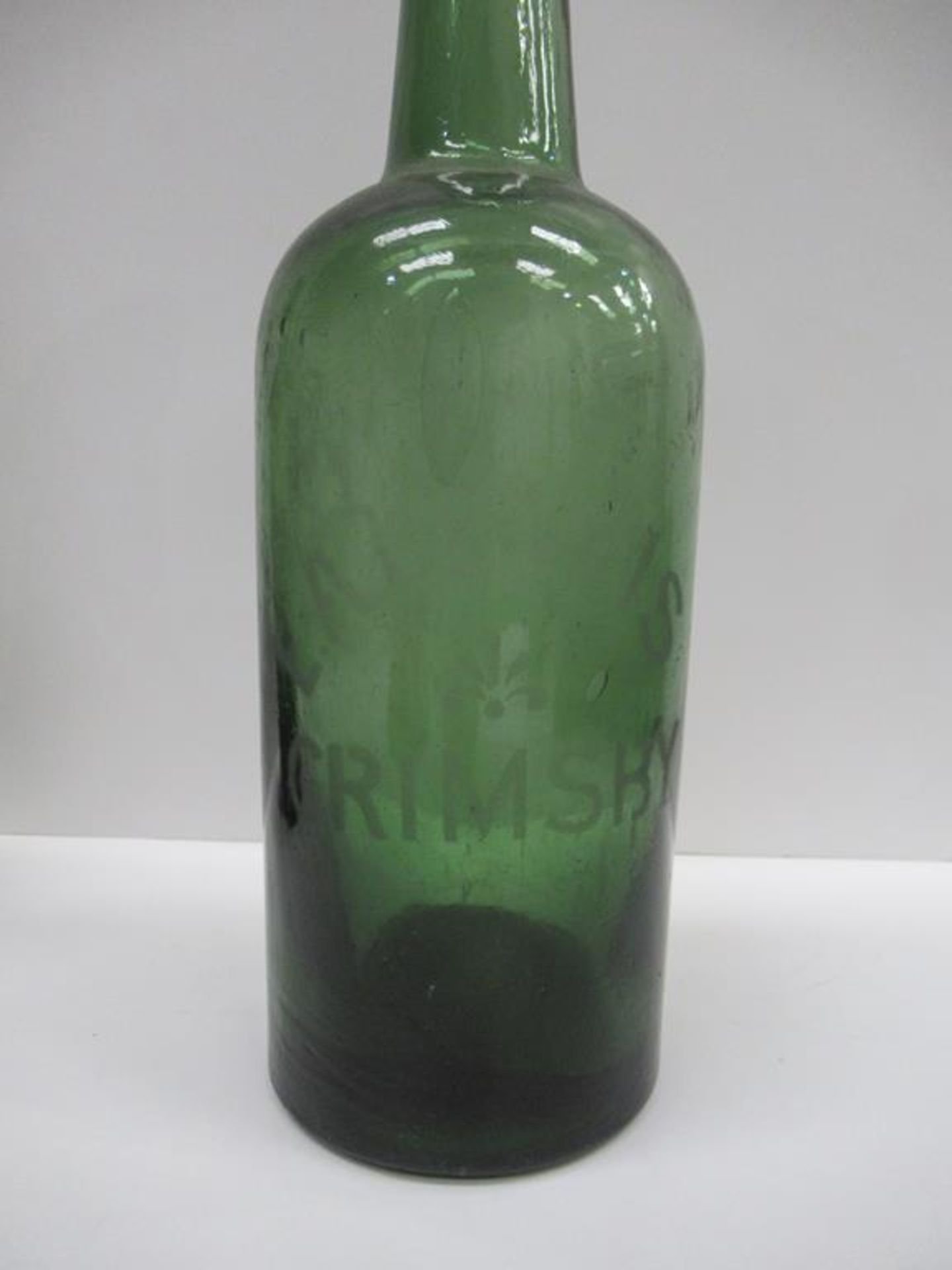 6x Grimsby E.A Lewis (3) and Lewis & Barker (3) coloured bottles - Image 10 of 22