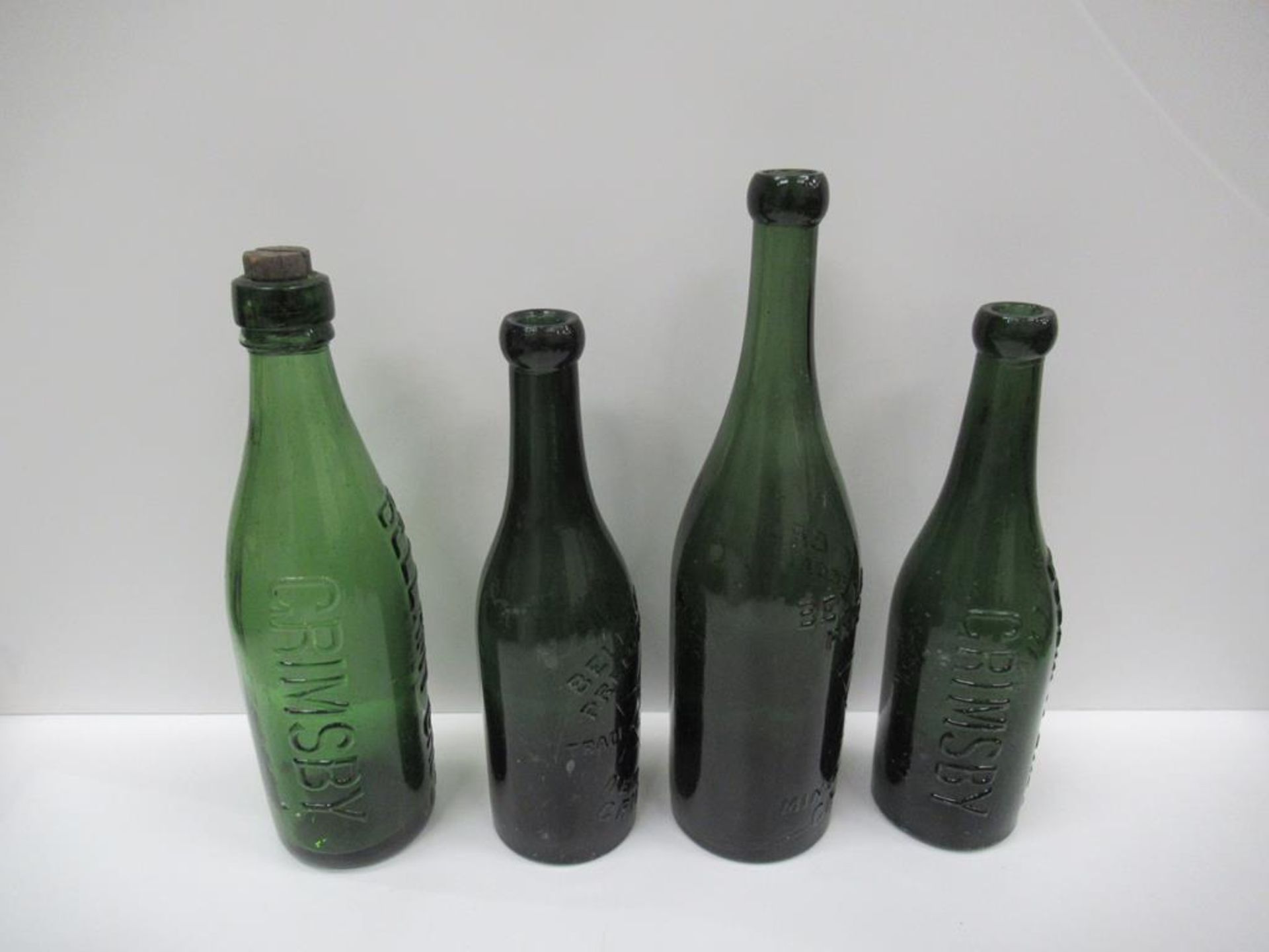 8x Bellamy Bro's (7) and Bellamy Bros Cuthbert coloured bottles (5x Grimsby, 3x Grimsby & Louth) - Image 3 of 28