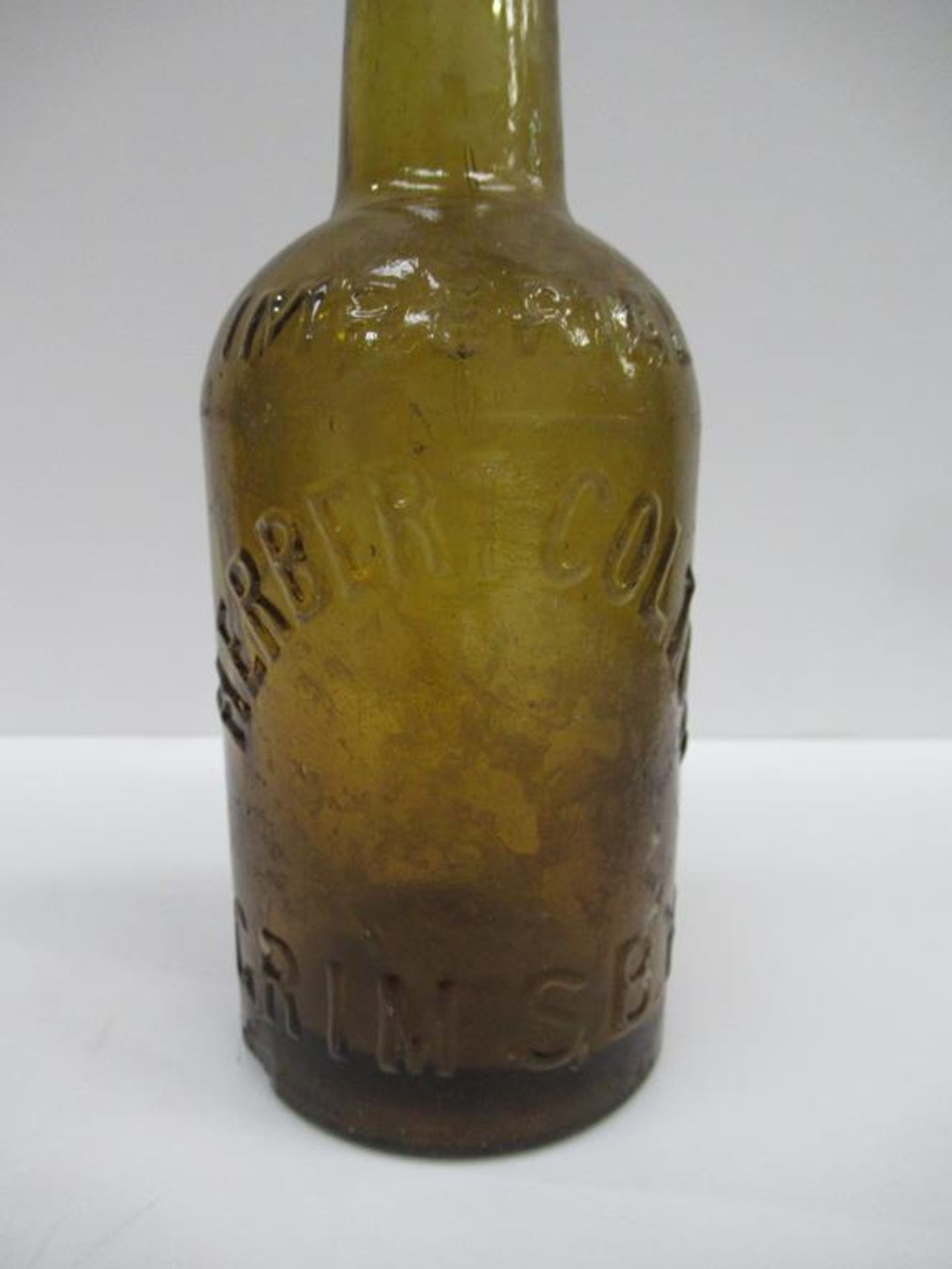 5x Grimsby Herbert Coulton (3) E.W Beckett & Co (1) and Beckett & Sons (1) bottles (4x coloured) - Image 19 of 20