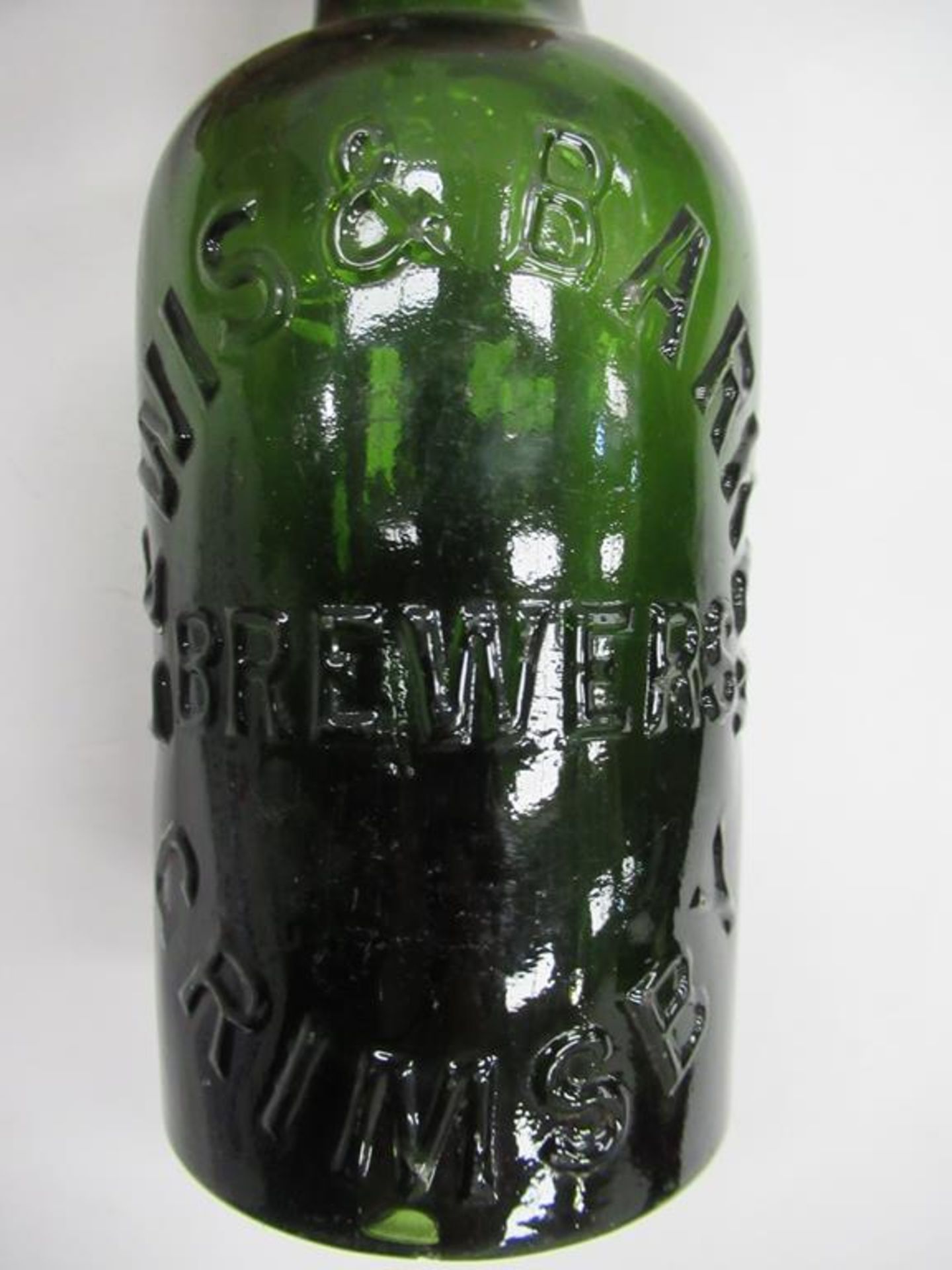 6x Grimsby E.A Lewis (3) and Lewis & Barker (3) coloured bottles - Image 19 of 22